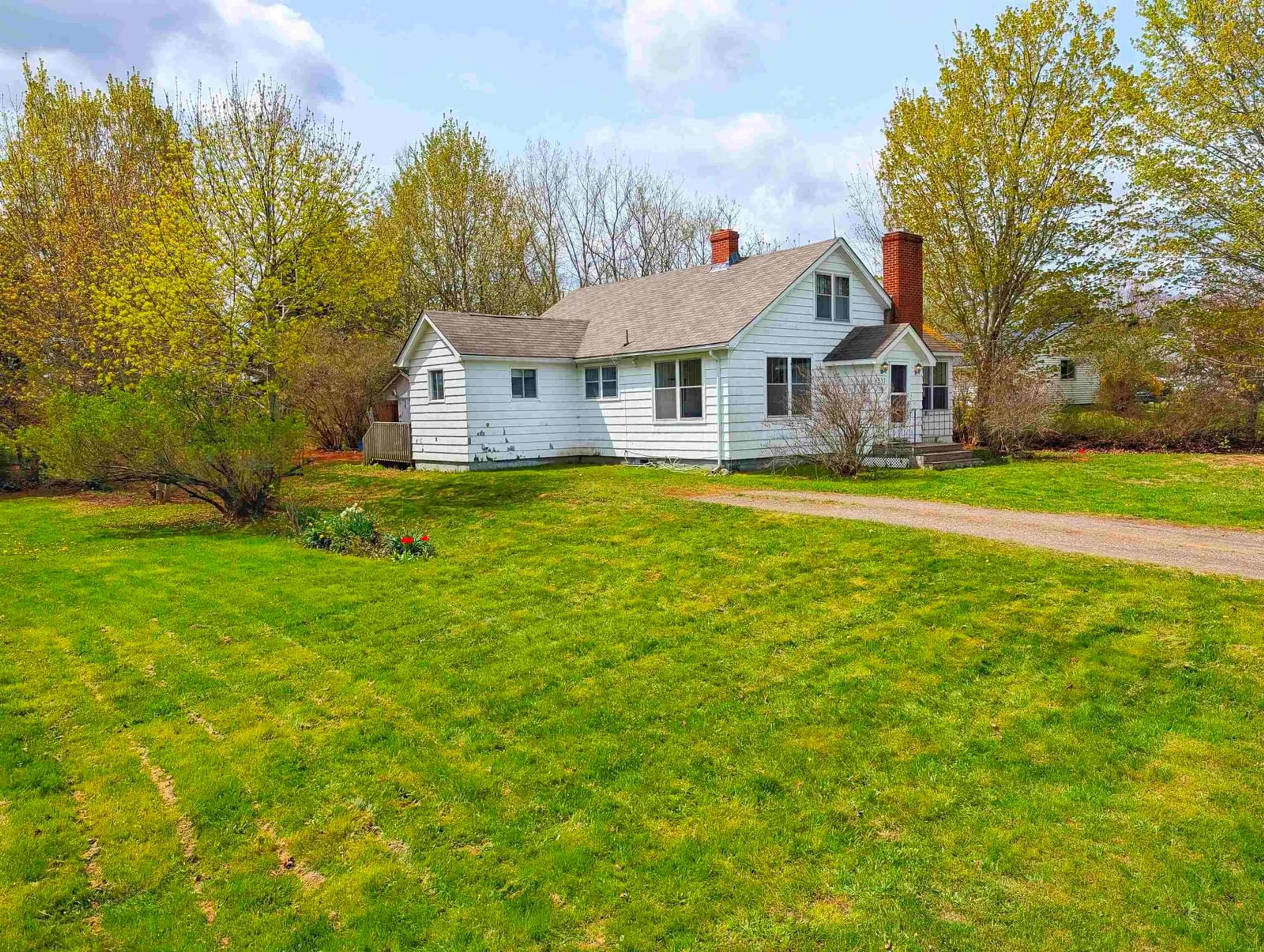 A pic from outside/outdoor area/front of a property/back of a property/a pic from drone, street for 1337 358 Hwy, Port Williams Nova Scotia B0P 1T0