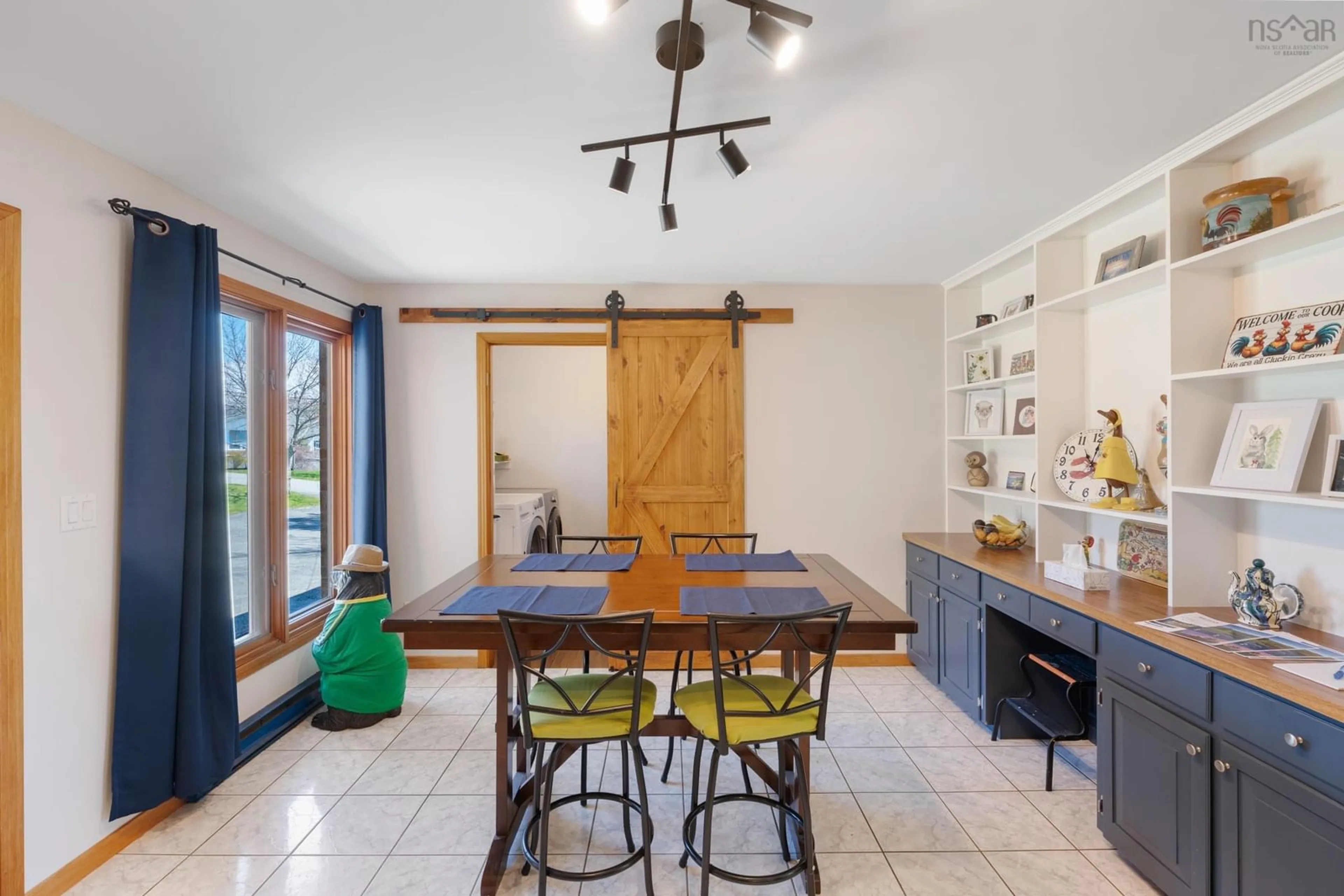 Open concept kitchen, unknown for 18-20 Harbourview Dr, Yarmouth Nova Scotia B5A 4C3