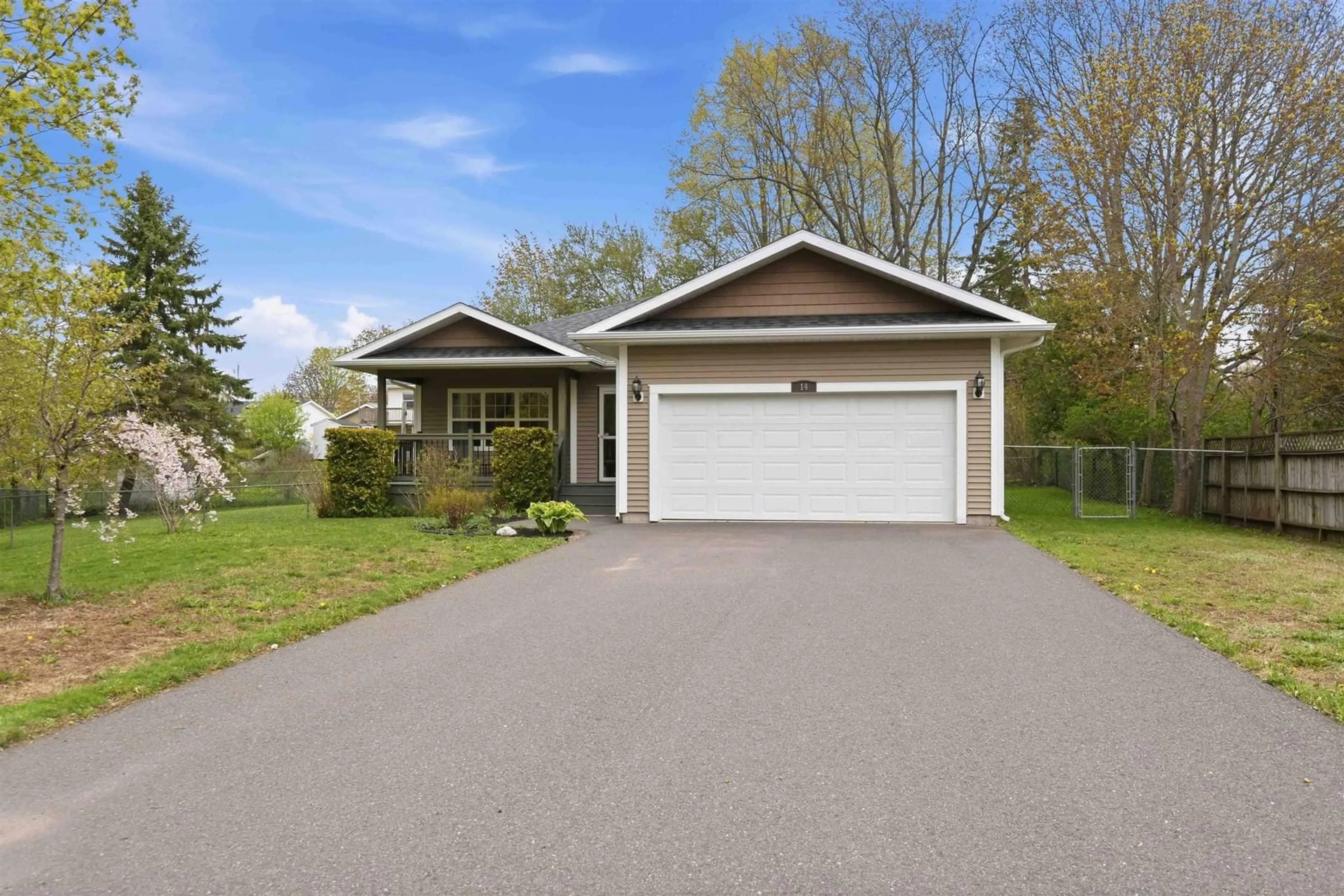 Home with vinyl exterior material, street for 14 Smith Ave, Kentville Nova Scotia B4N 2A4