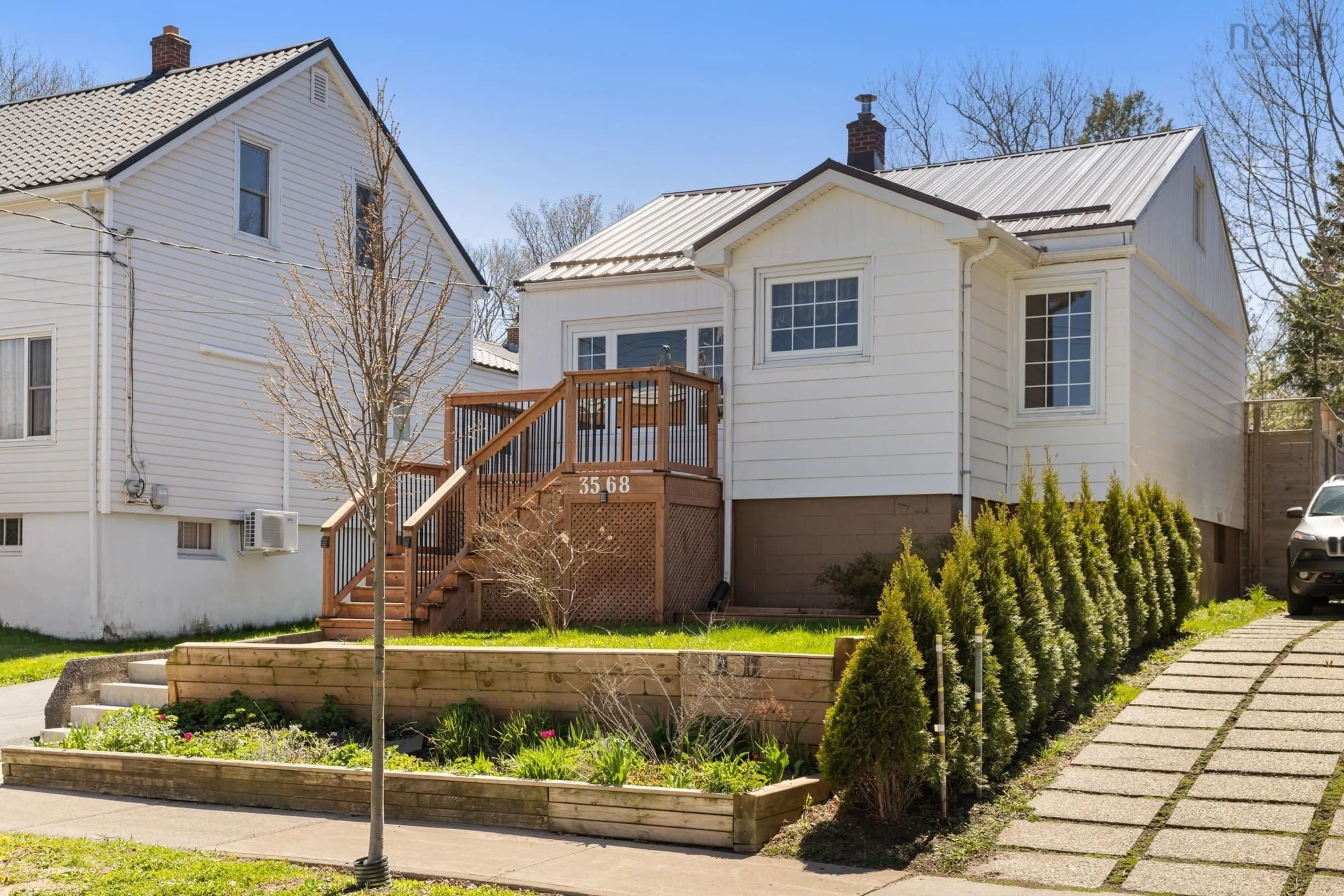 A pic from outside/outdoor area/front of a property/back of a property/a pic from drone, street for 3568 Acadia St, Halifax Peninsula Nova Scotia B3K 3P4