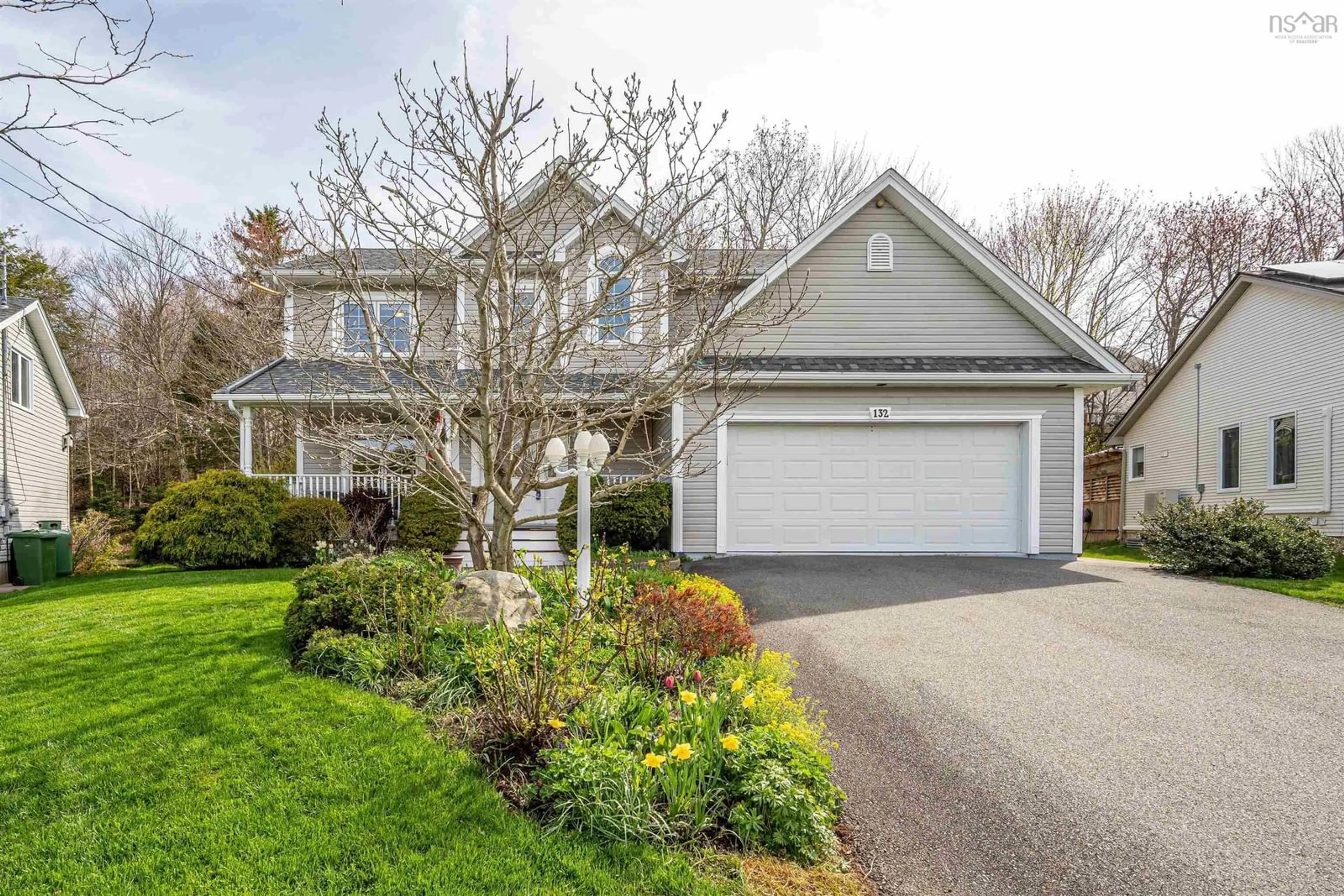 Home with vinyl exterior material, street for 132 Lexington Ave, Dartmouth Nova Scotia B2X 3T6