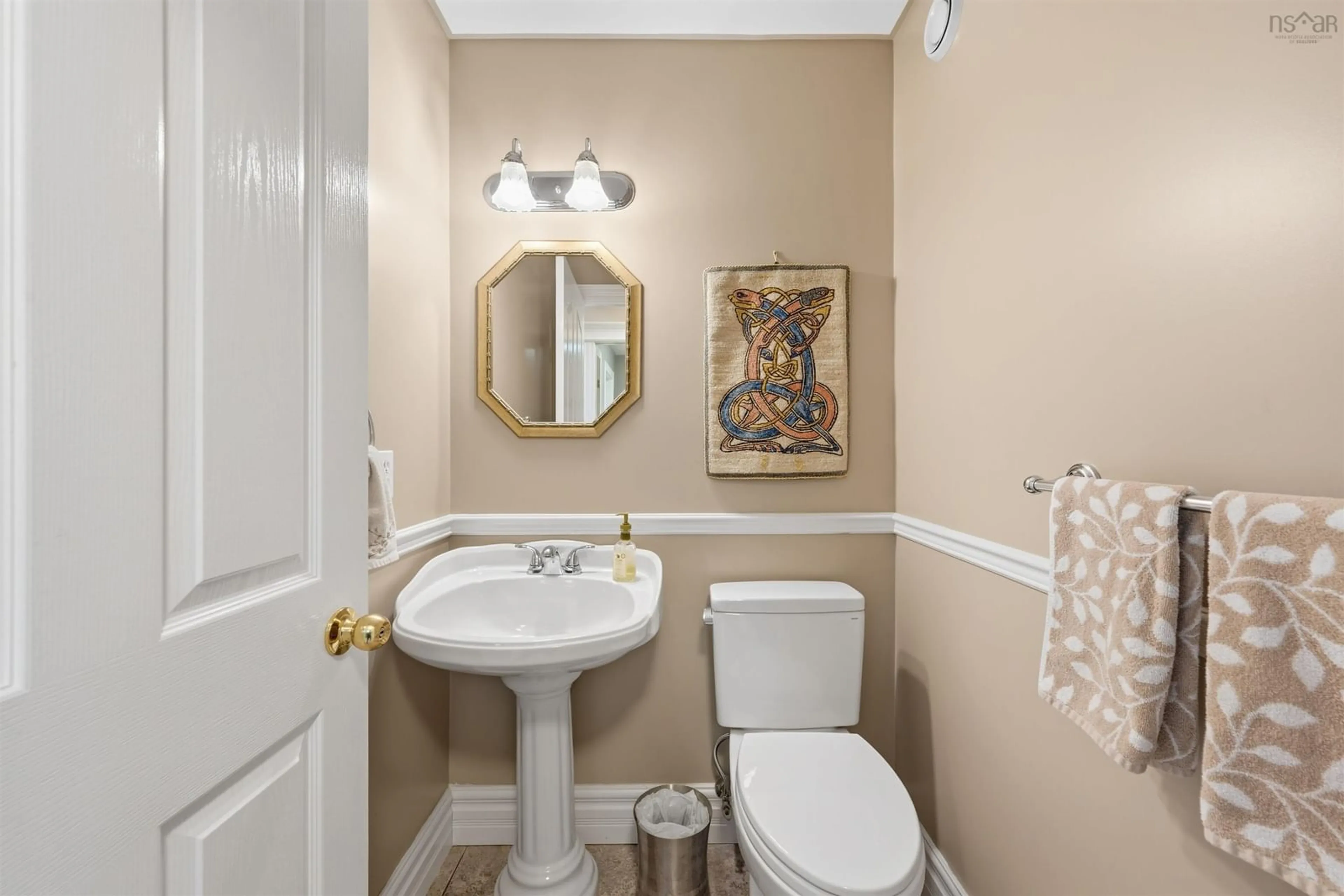 Standard bathroom, ceramic/tile floor for 132 Lexington Ave, Dartmouth Nova Scotia B2X 3T6