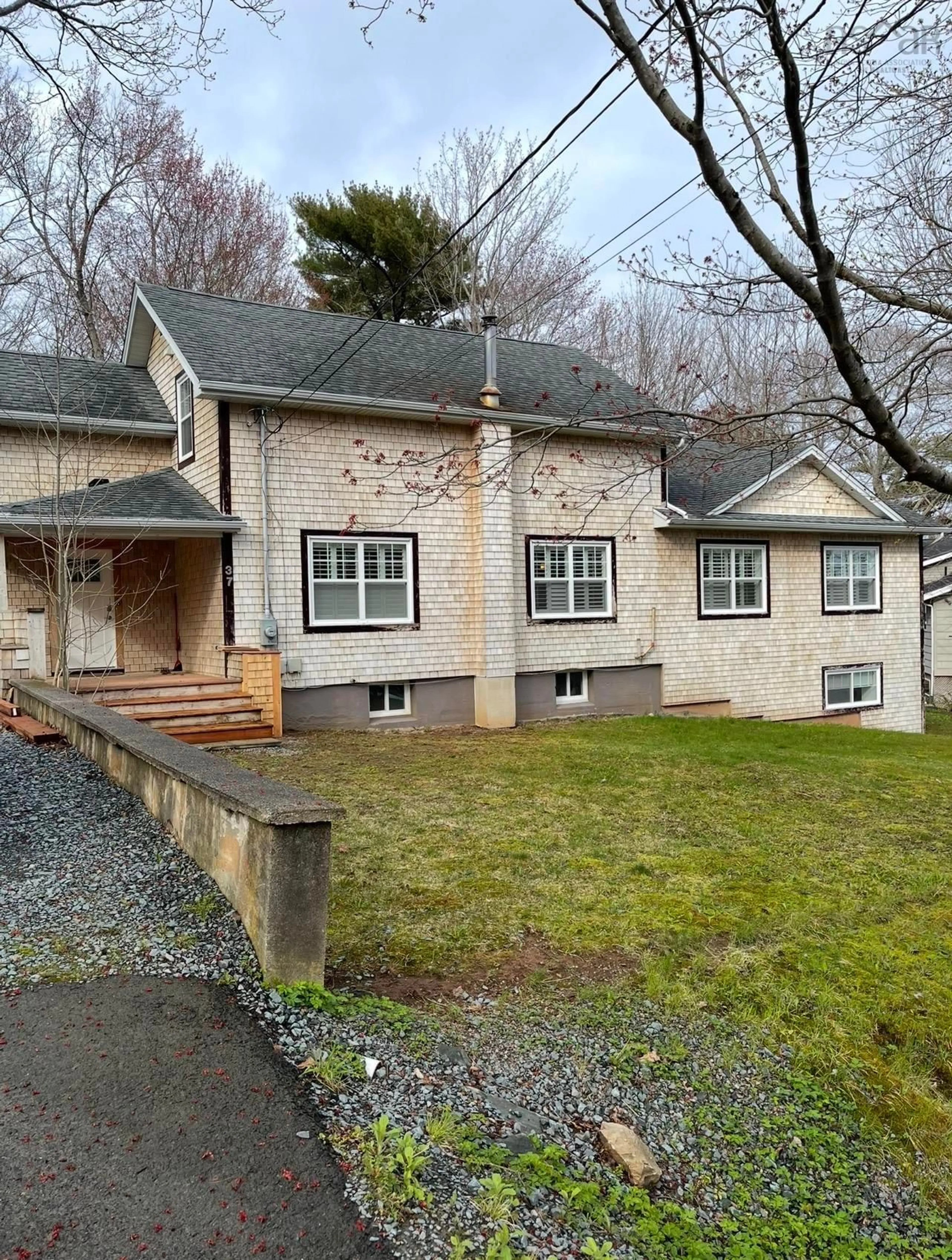 A pic from outside/outdoor area/front of a property/back of a property/a pic from drone, street for 37 Division St, Bedford Nova Scotia B4A 1Z2
