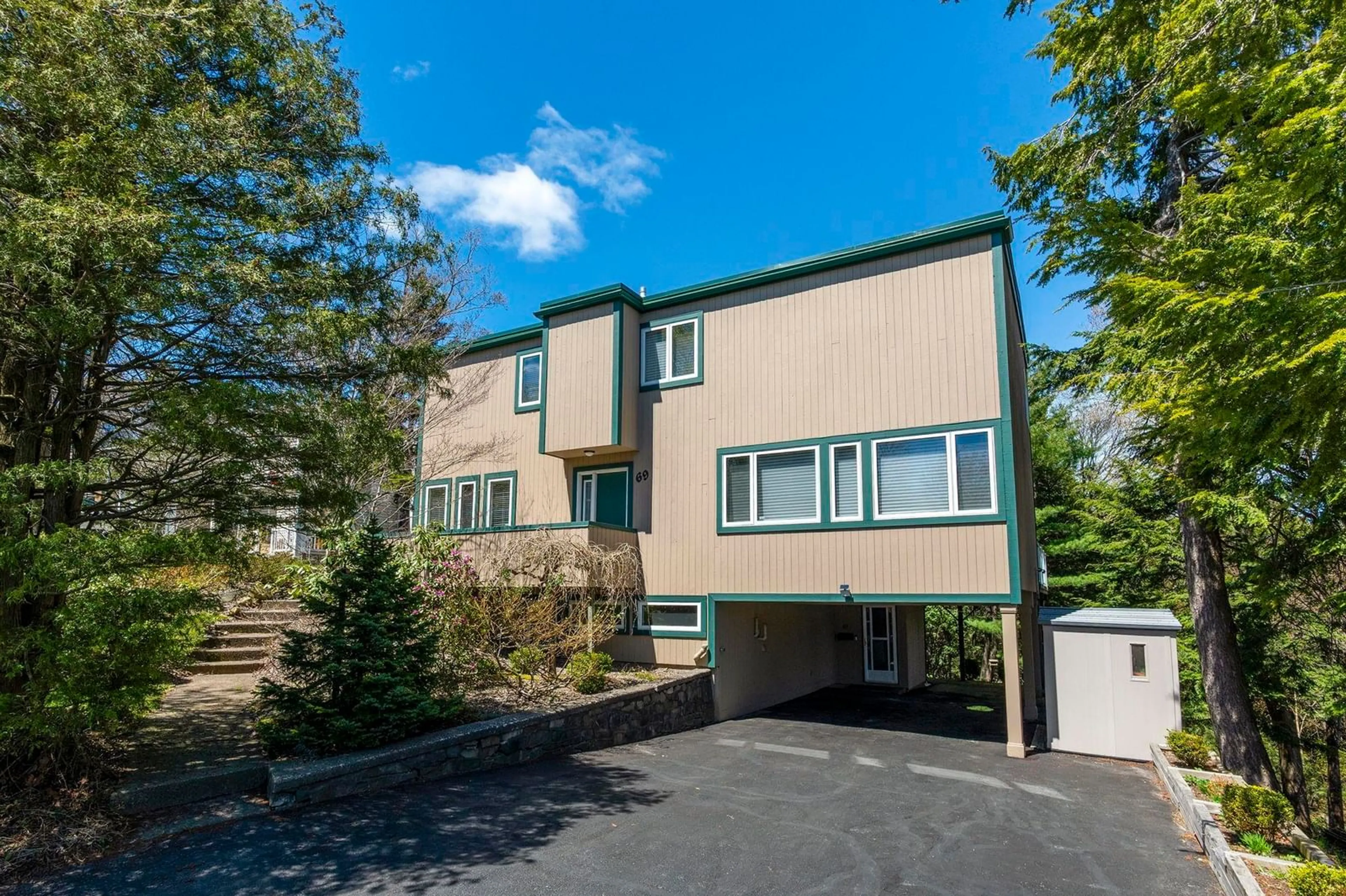 Unknown for 69 Bayview Rd, Clayton Park Nova Scotia B3M 1N8