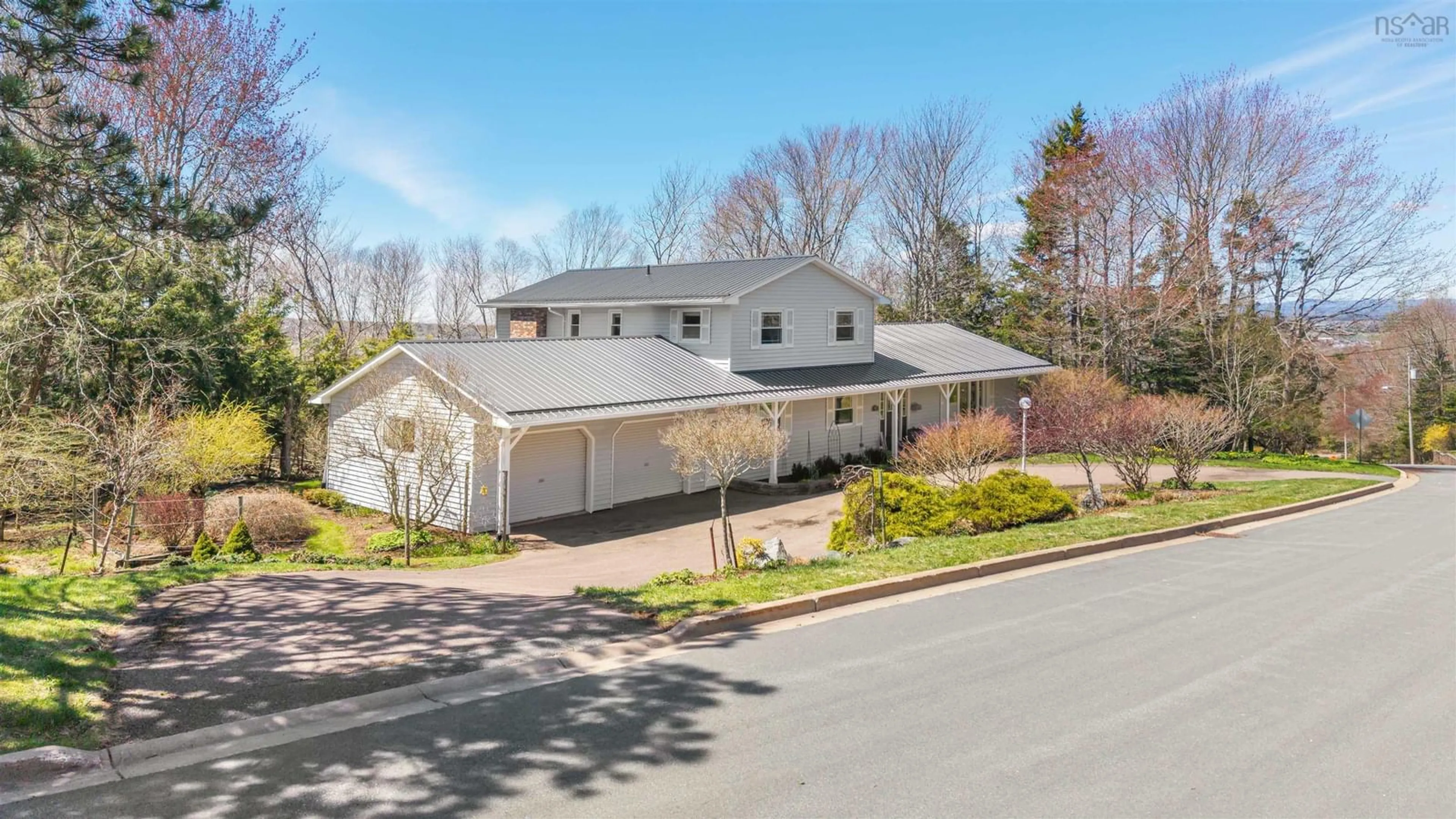 A pic from outside/outdoor area/front of a property/back of a property/a pic from drone, street for 40 Fundy Dr, Truro Nova Scotia B2N 5Z3