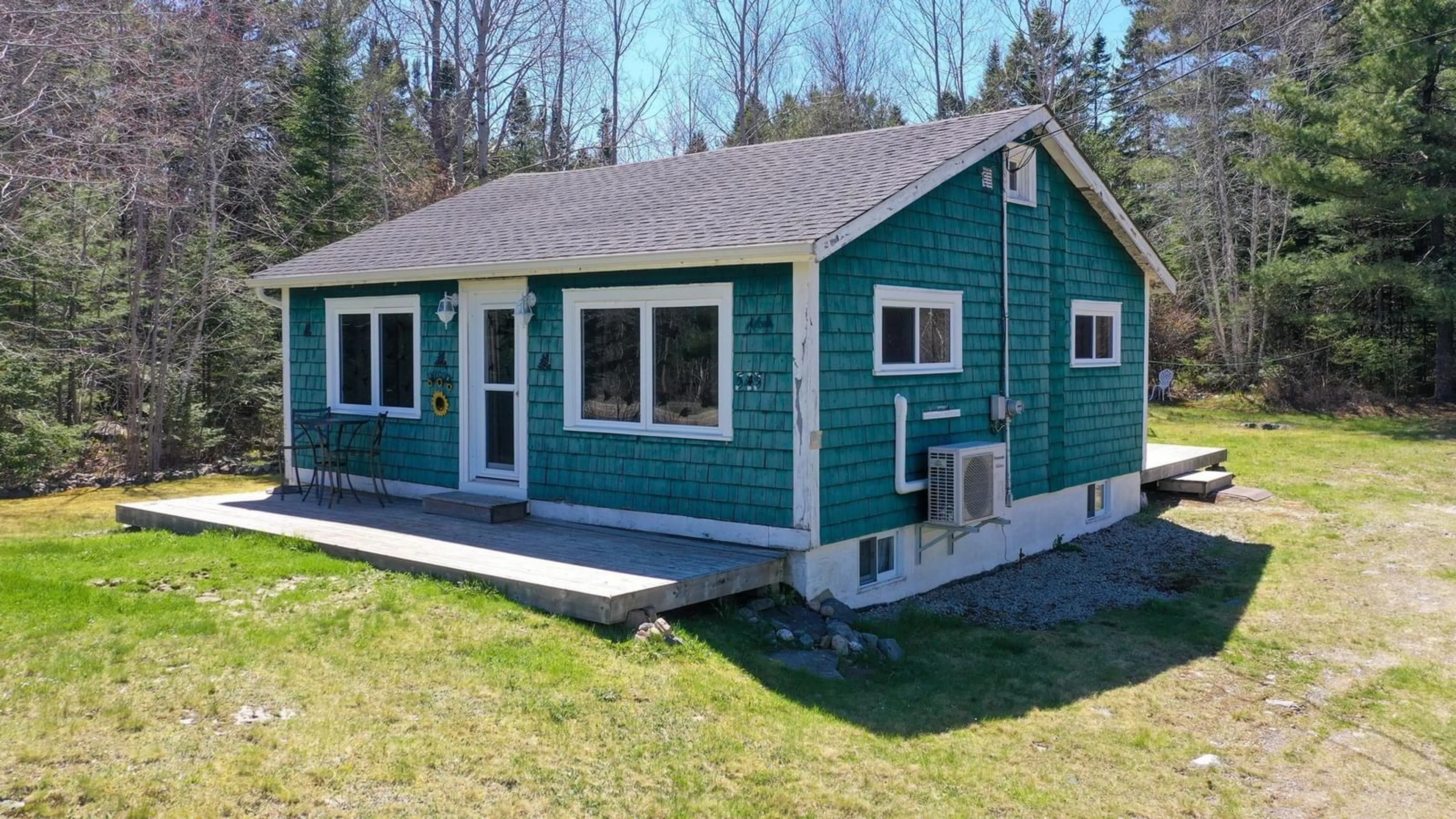 Home with vinyl exterior material, unknown for 545 12 Hwy, Chester Basin Nova Scotia B0J 1K0