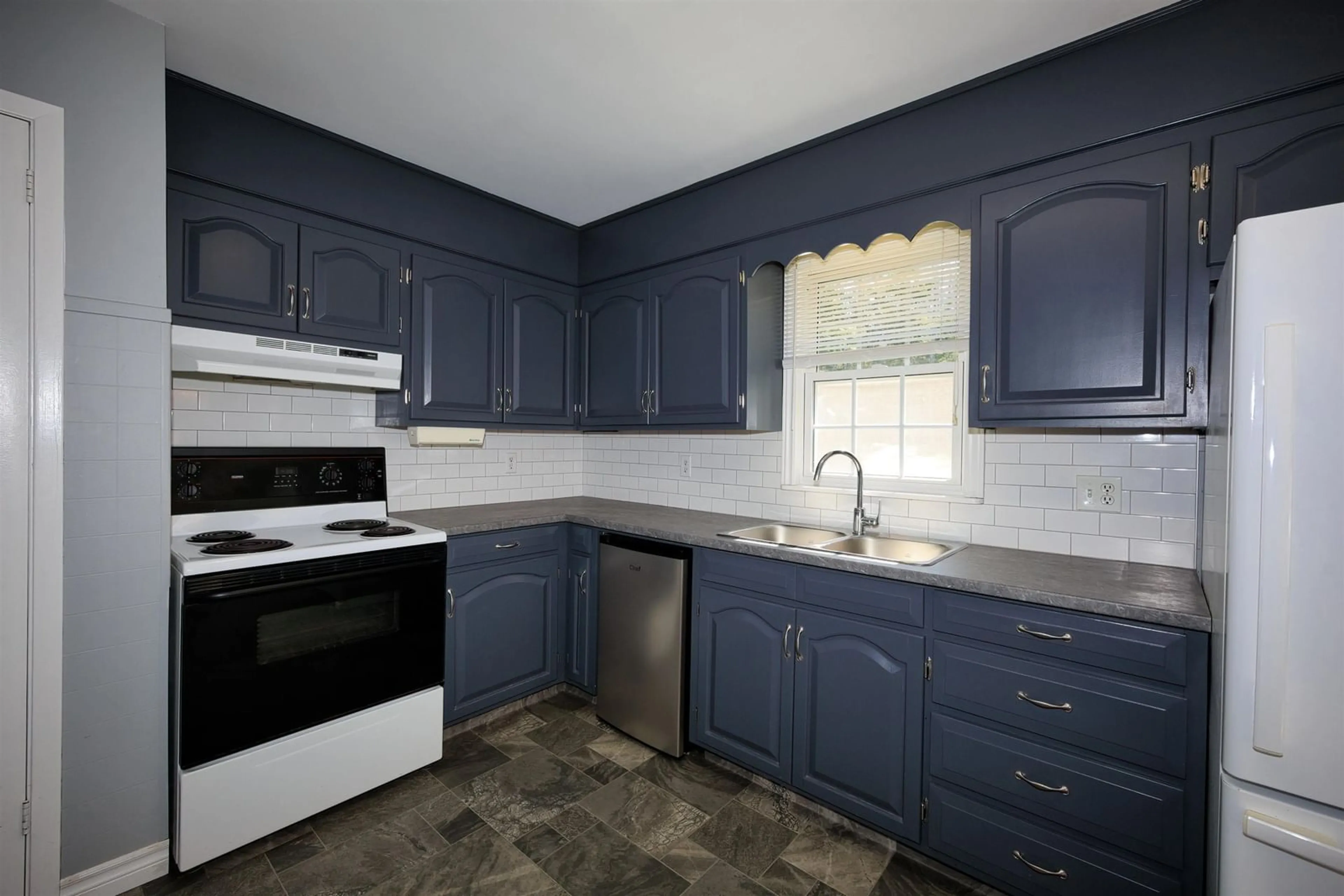 Standard kitchen, ceramic/tile floor for 134 Marney Rd, Hilden Nova Scotia B0N 1C0