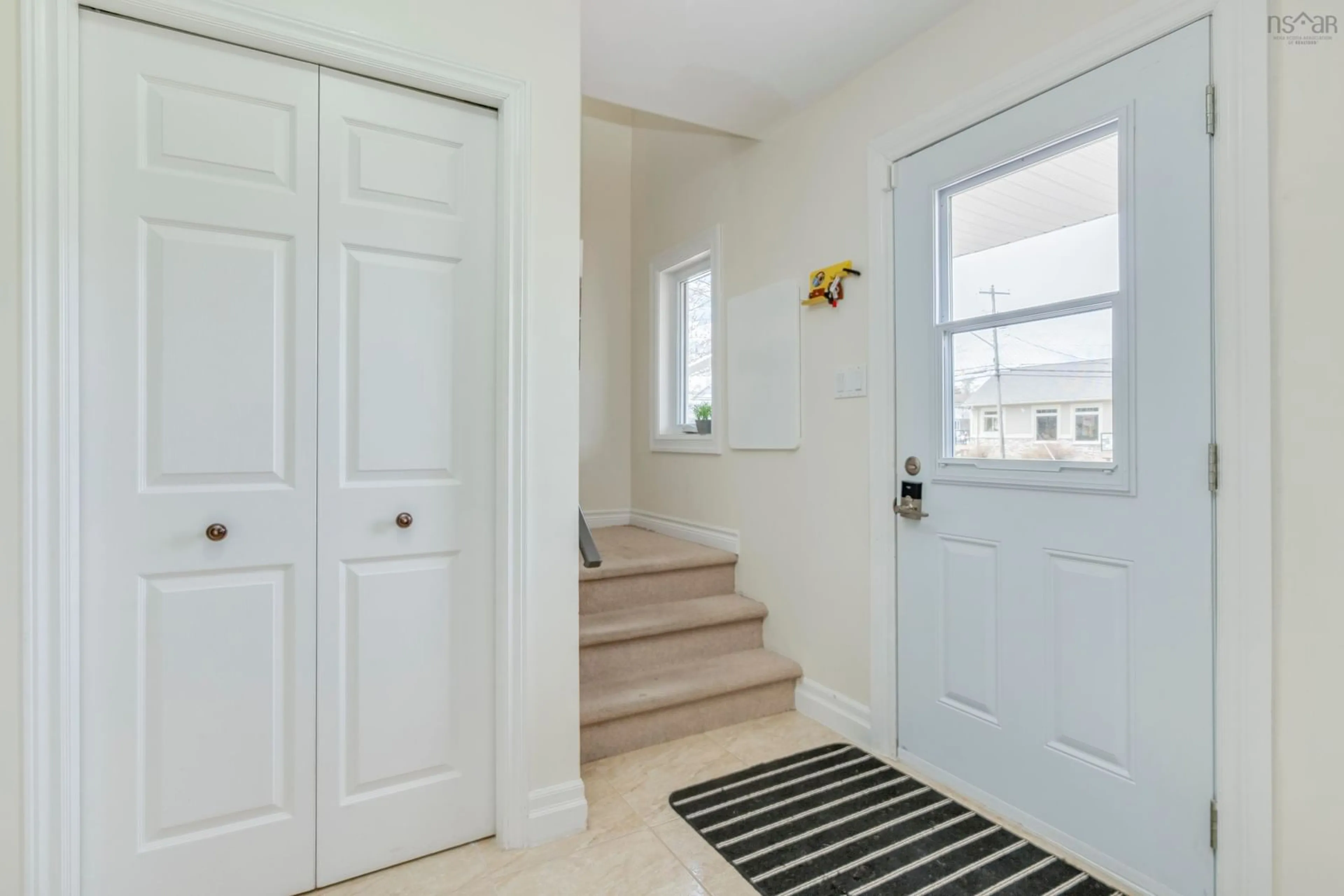 Indoor entryway for 208 Breeze Dr, Dartmouth Nova Scotia B2X 3J7