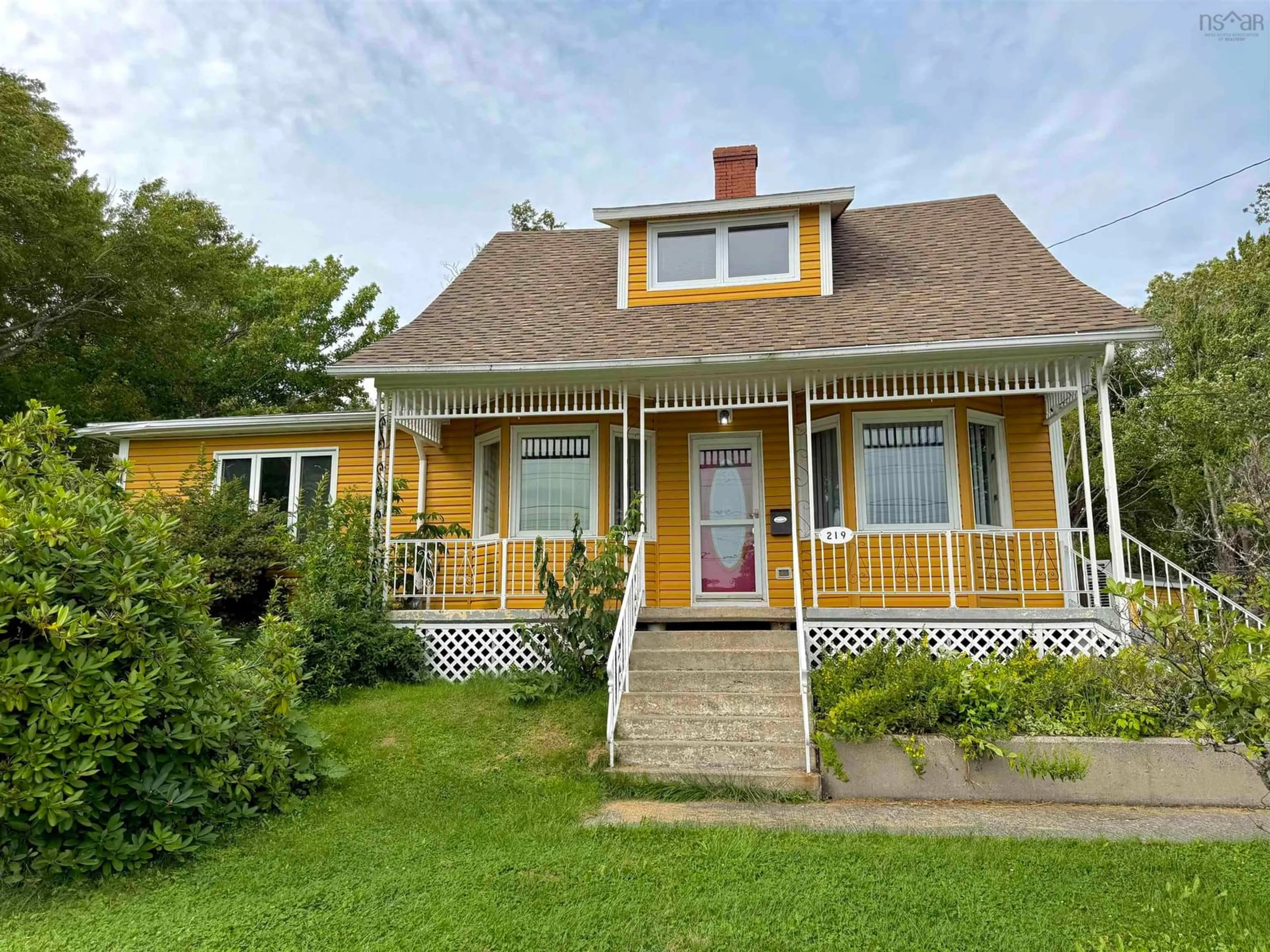 Home with vinyl exterior material, street for 219 Dominion St, Glace Bay Nova Scotia B1A 3N2