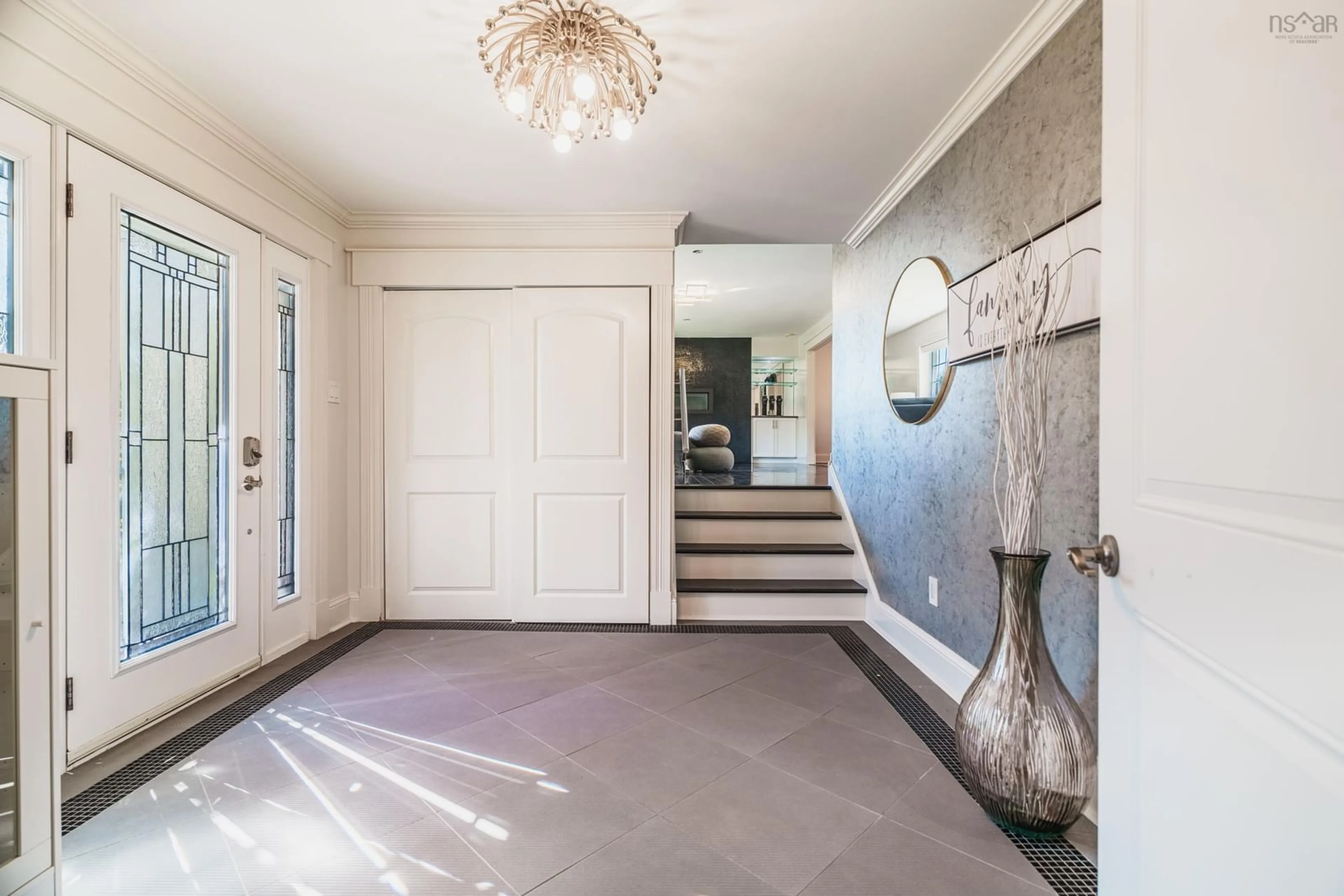 Indoor entryway for 11 Laurentian Dr, Halifax Nova Scotia B3M 3G2