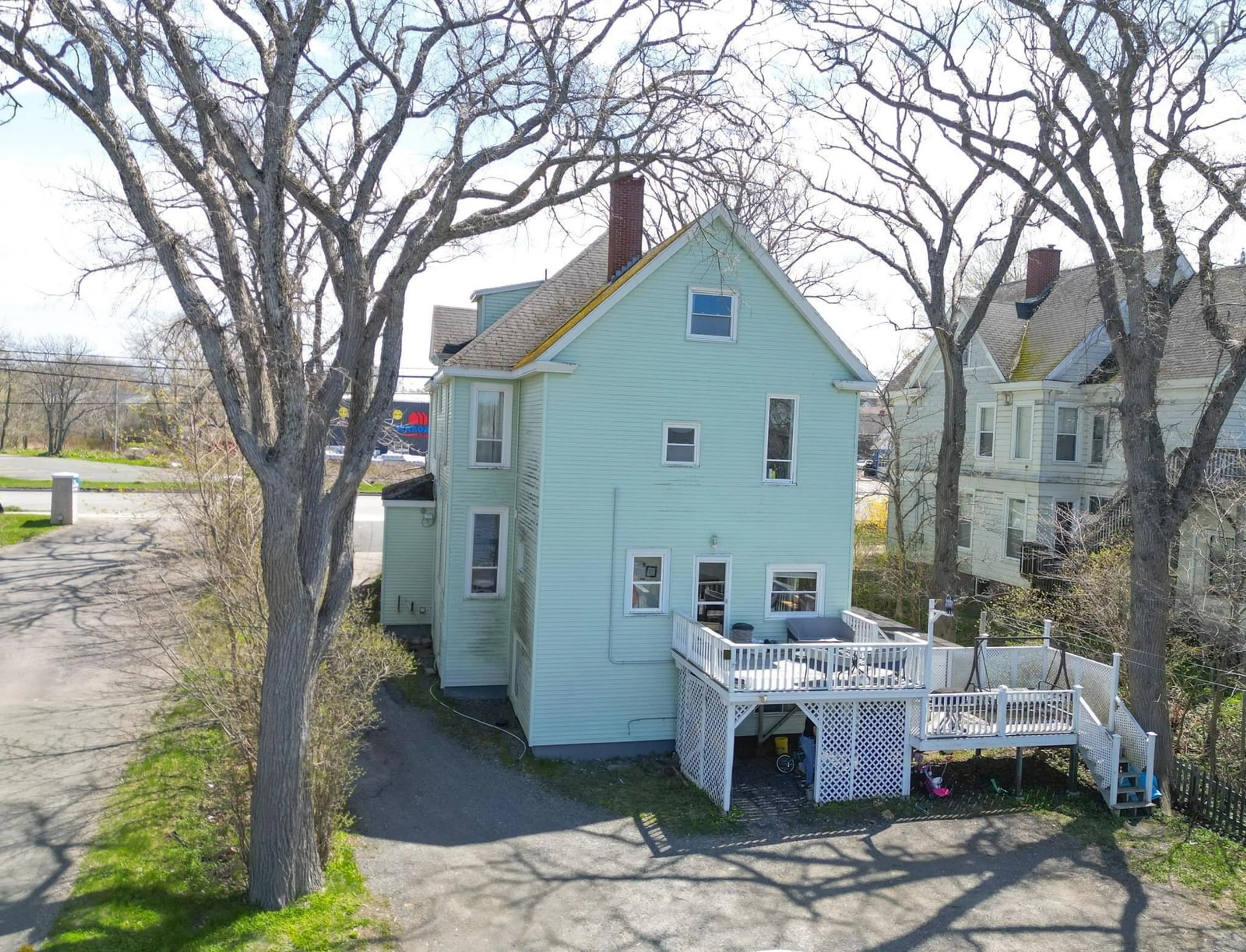 A pic from outside/outdoor area/front of a property/back of a property/a pic from drone, street for 118 Kings Rd, Sydney Nova Scotia B1S 1A1