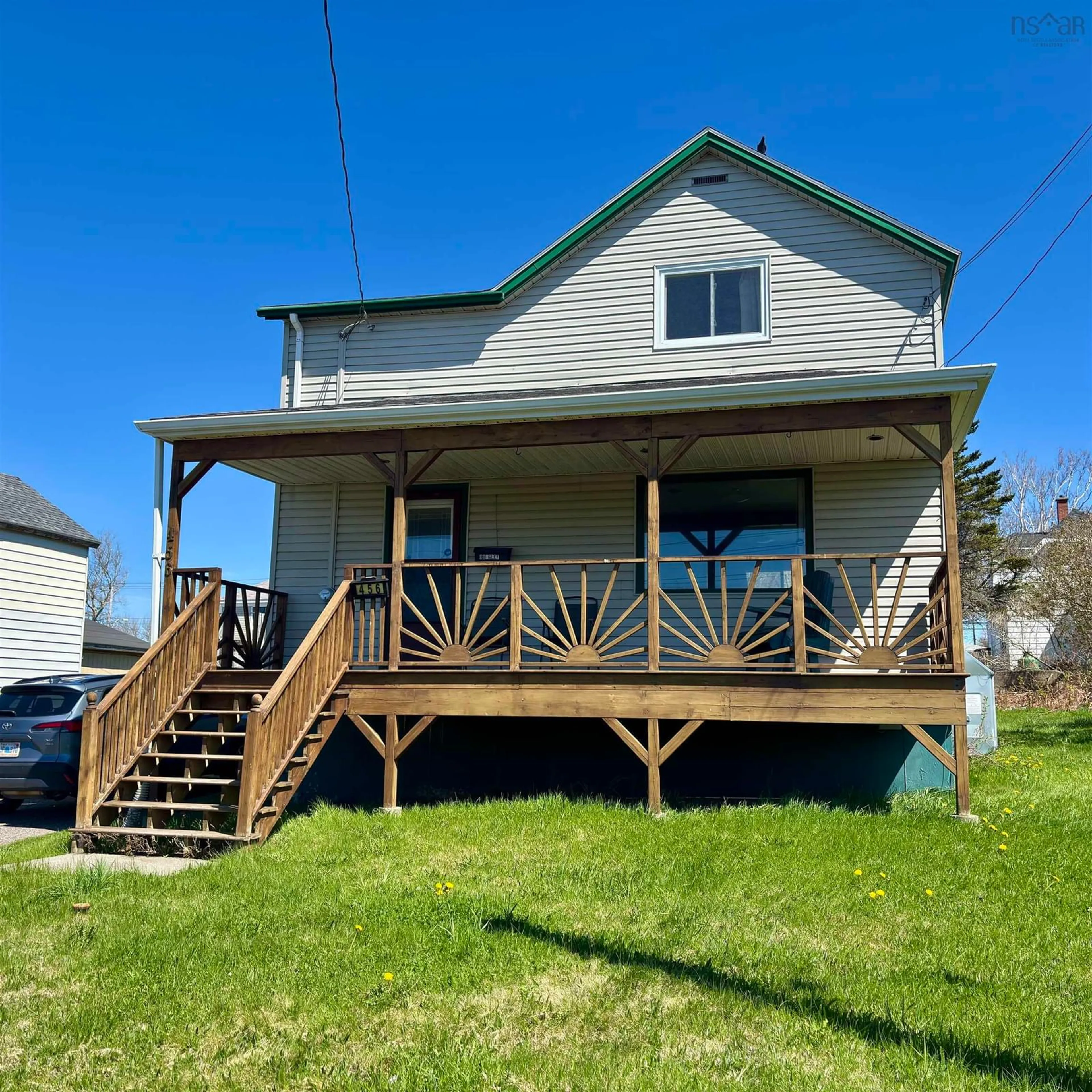 Home with vinyl exterior material, water/lake/river/ocean view for 456 Second St, New Waterford Nova Scotia B1H 3A3