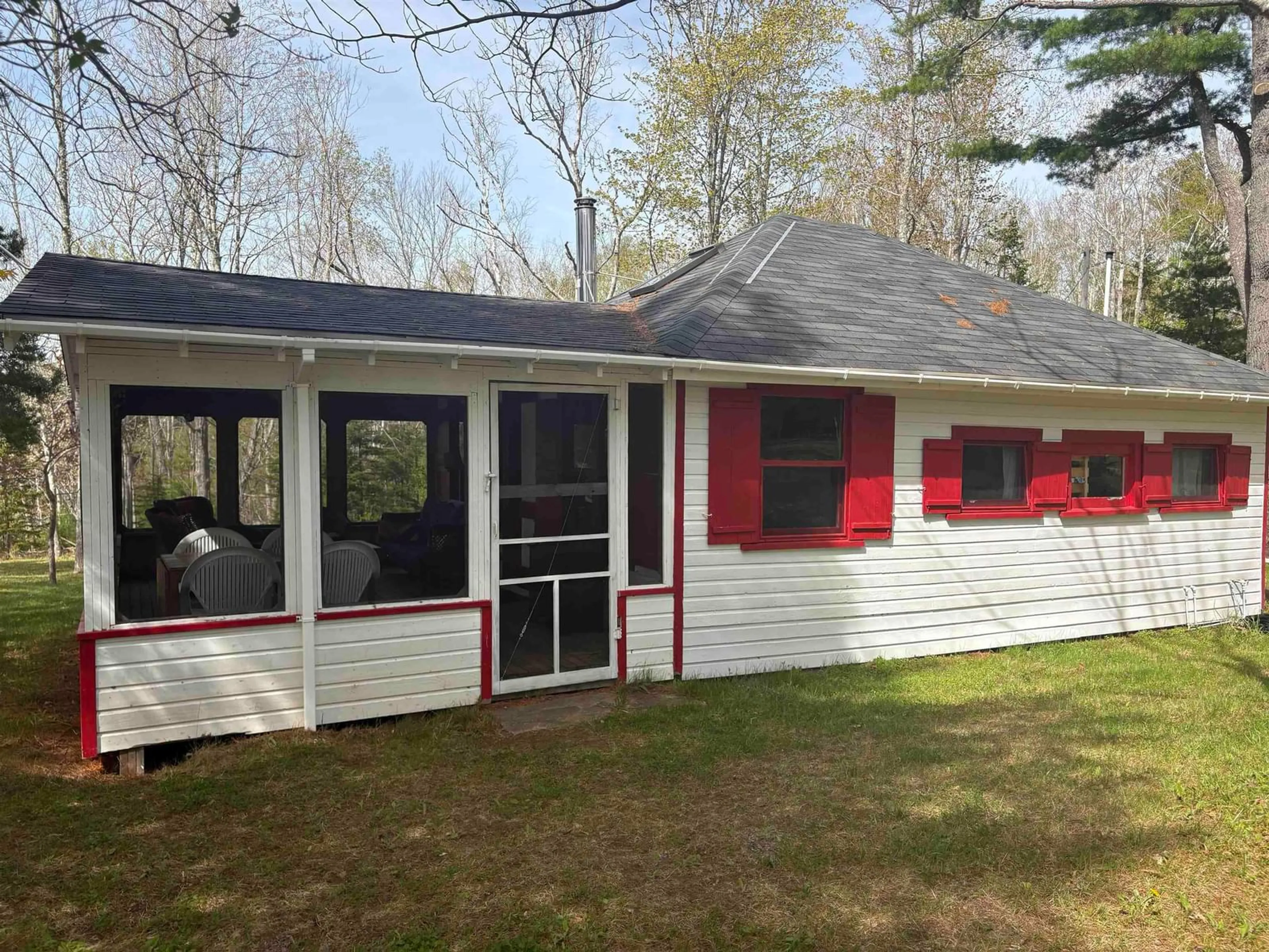 Home with vinyl exterior material, unknown for 48 Mill Rd, Loch Broom Nova Scotia B0K 2A0