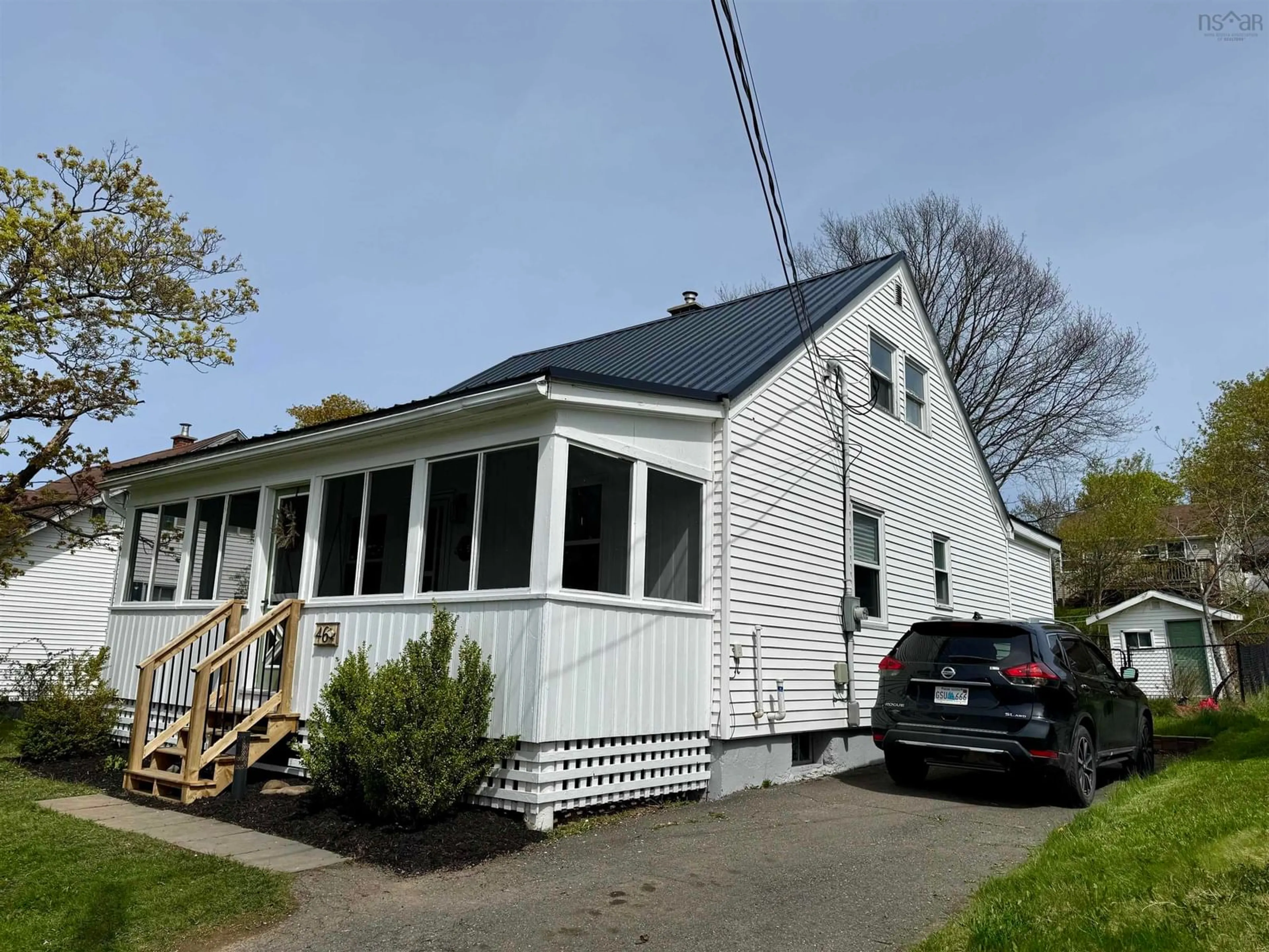 Home with vinyl exterior material, building for 46 Dickie St, Trenton Nova Scotia B0K 1X0