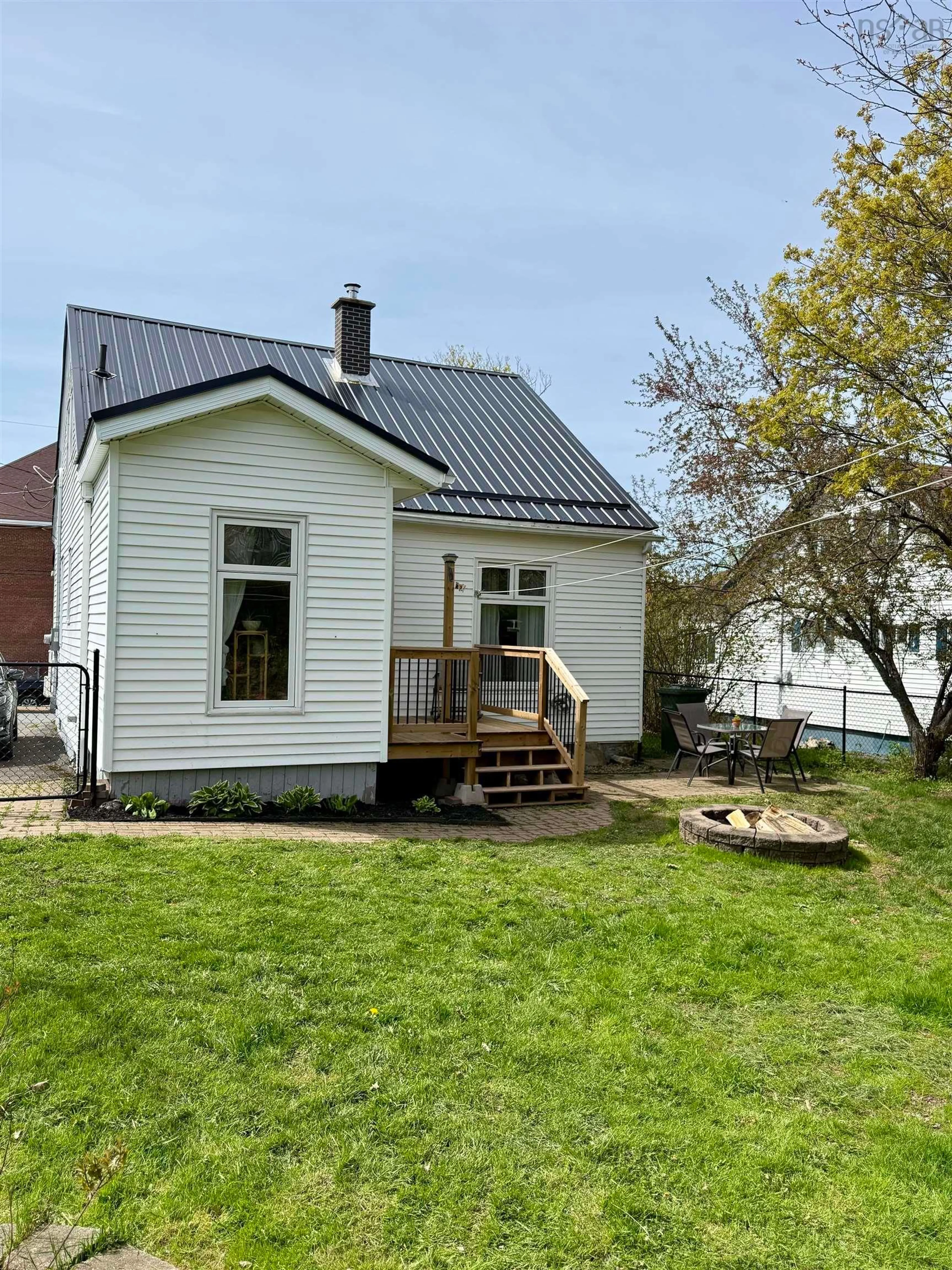 Unknown for 46 Dickie St, Trenton Nova Scotia B0K 1X0