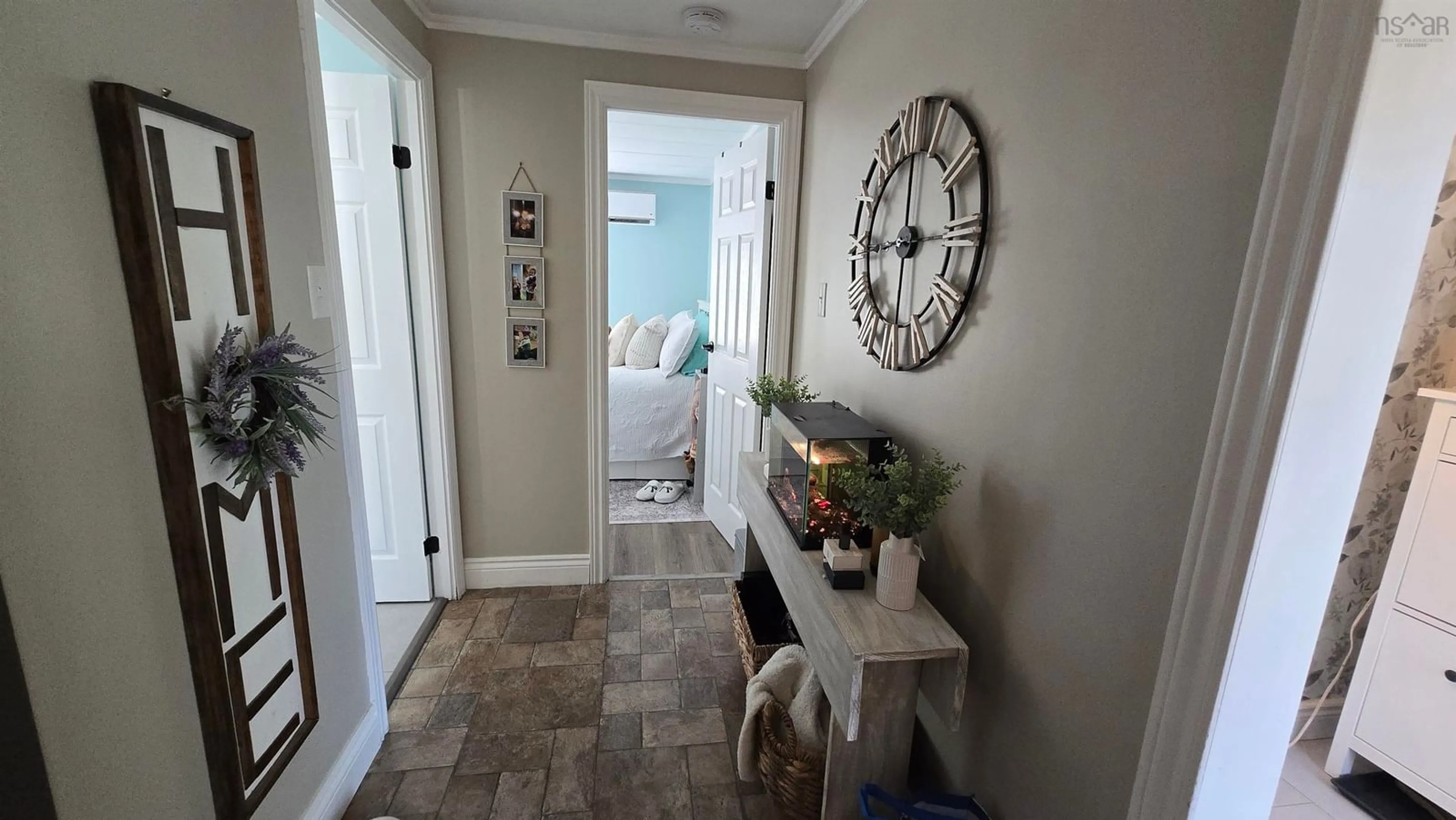 Indoor entryway for 27 Pinecrest Dr, New Minas Nova Scotia B4N 4W5