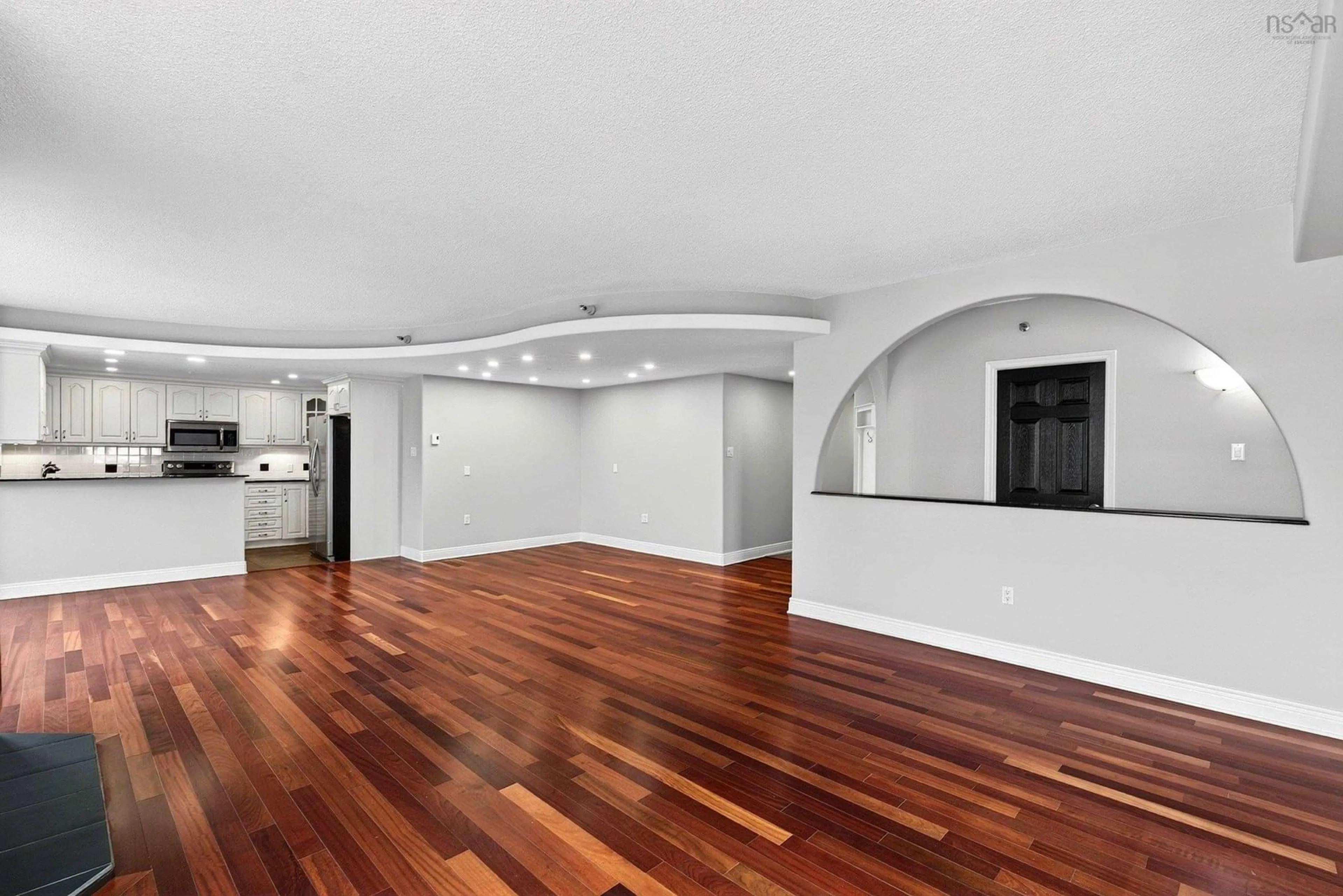 Indoor foyer for 1465 Brenton St #1101, Halifax Nova Scotia B3J 3T3