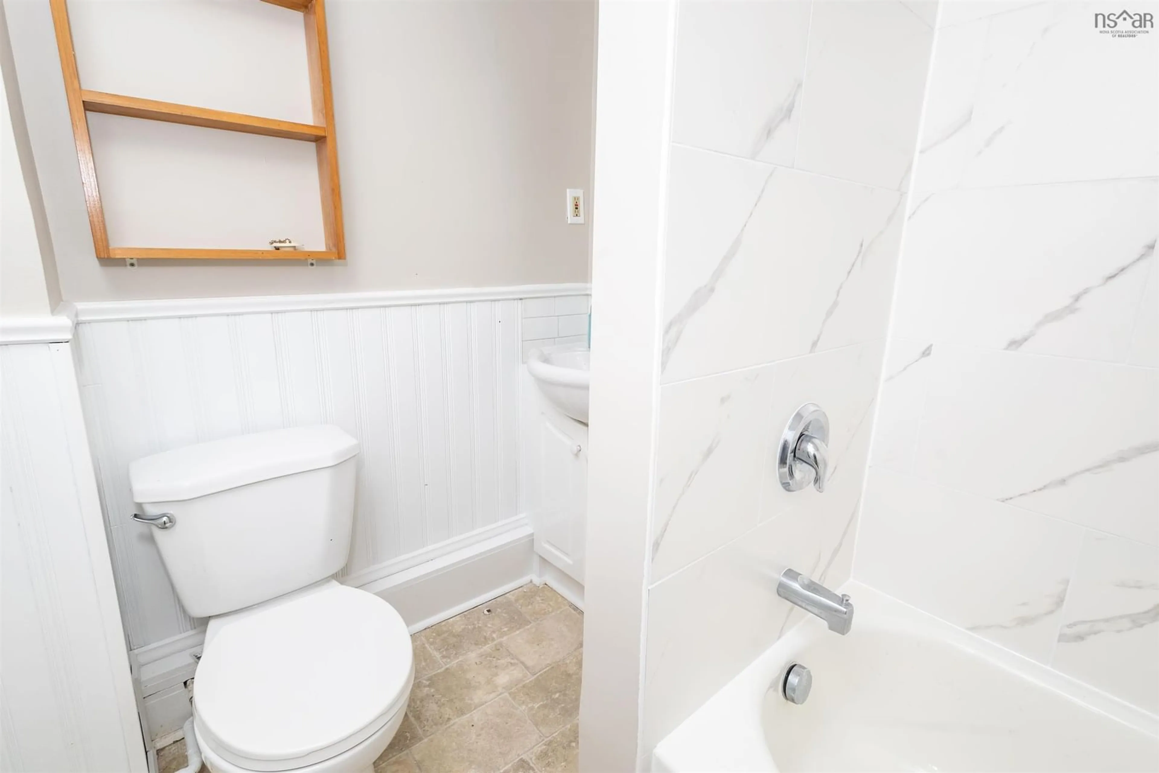 Standard bathroom, ceramic/tile floor for 120-124 Colby St, Sydney Nova Scotia B1P 3R2