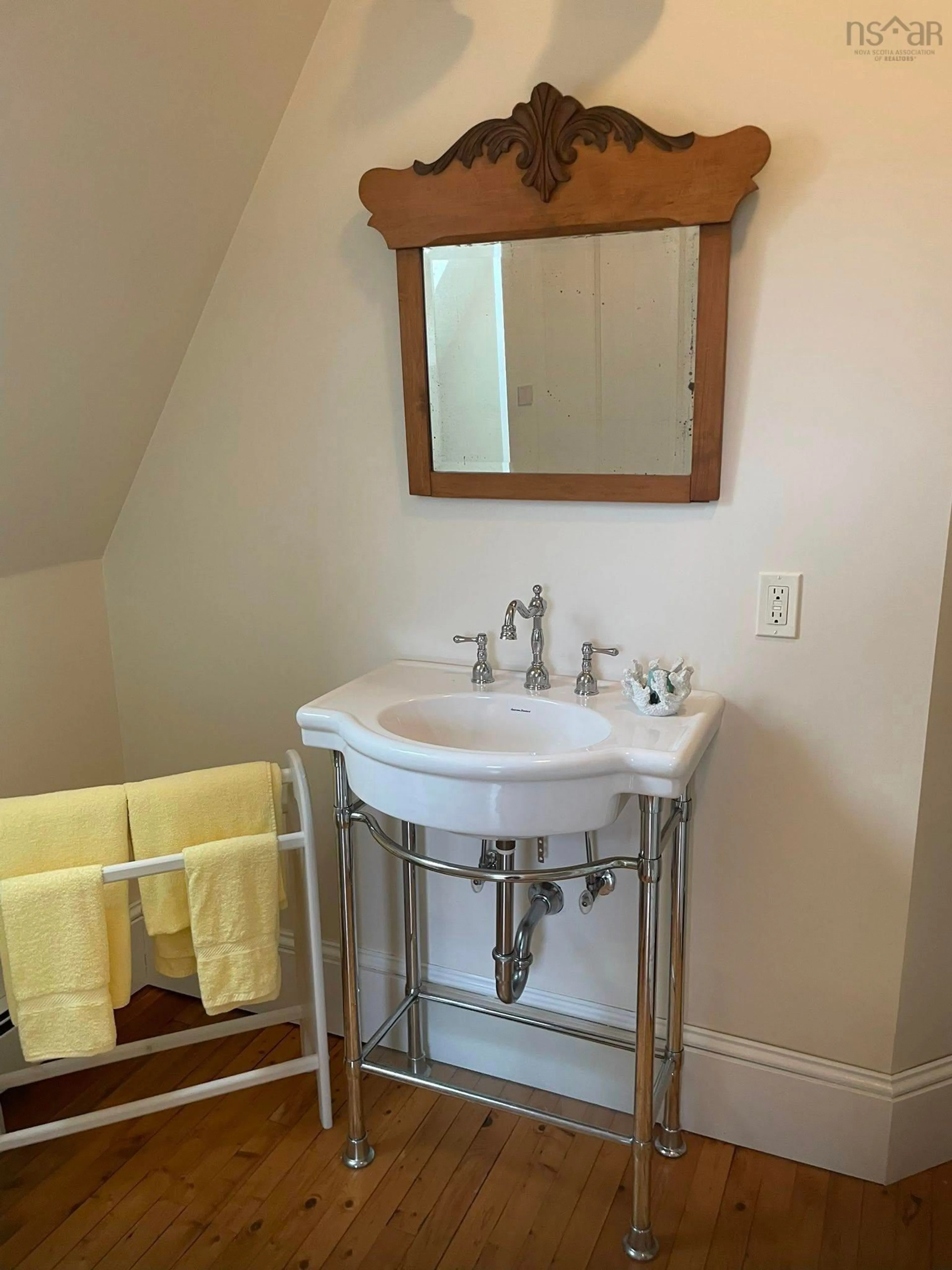 Standard bathroom, ceramic/tile floor for 2629 Crowell Rd, East Lawrencetown Nova Scotia B2Z 1P4