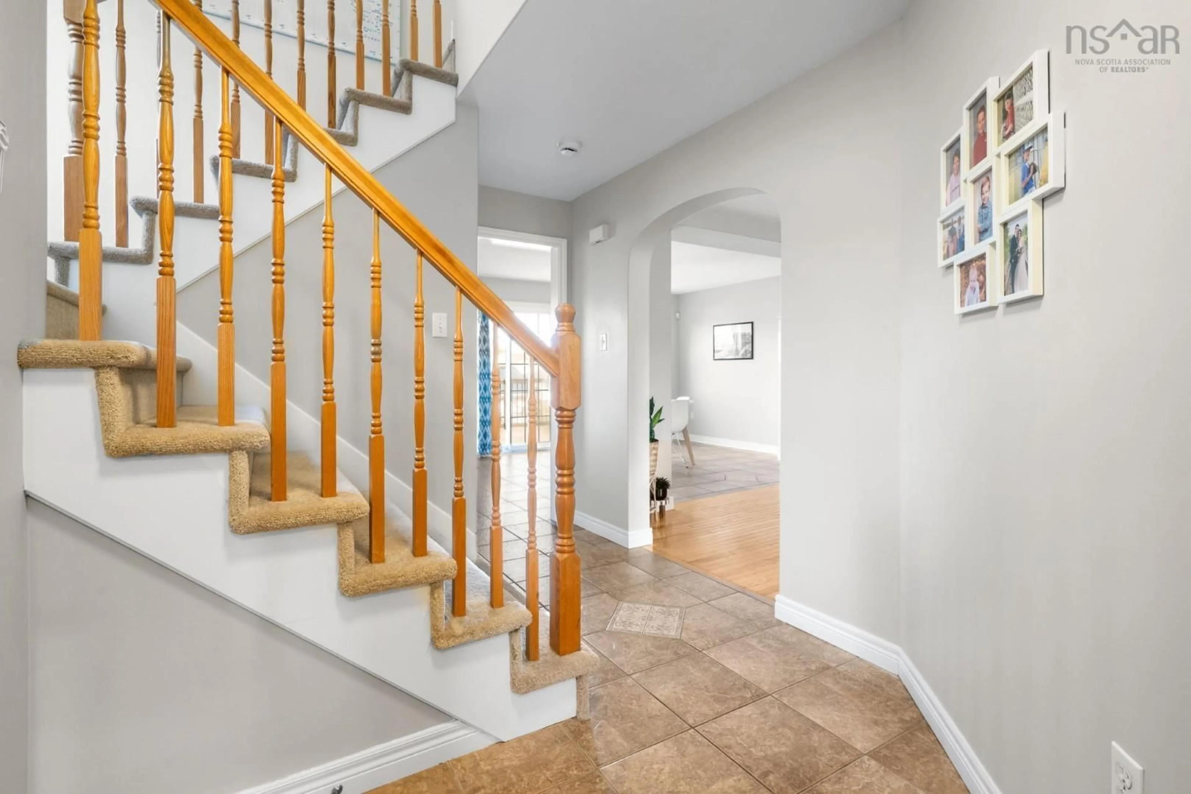 Indoor entryway for 72 Westfield Cres, Cole Harbour Nova Scotia B2Y 2W1