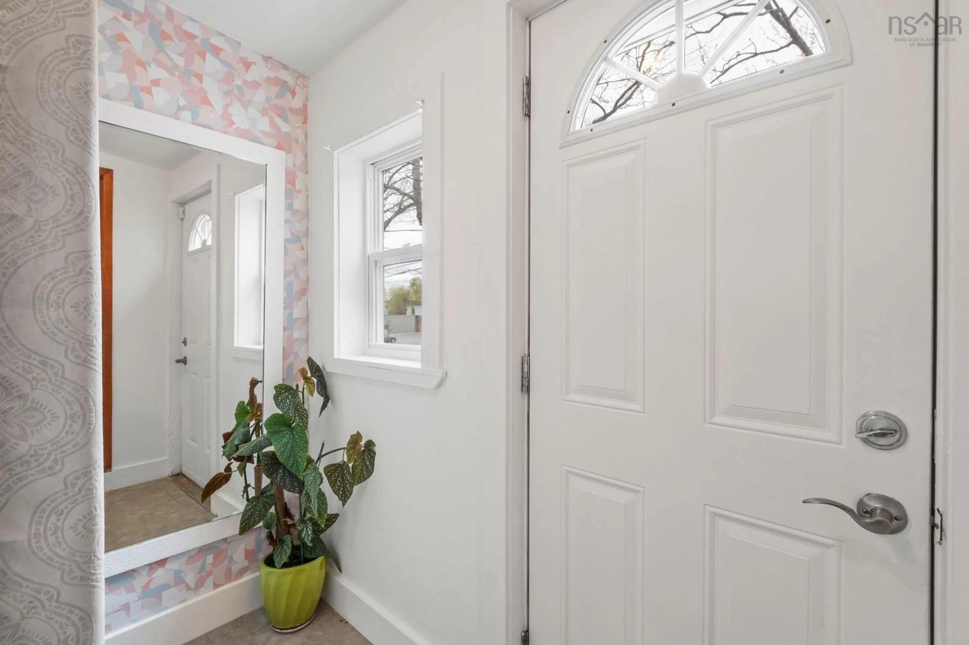 Indoor entryway for 3565 Novalea Dr, Halifax Peninsula Nova Scotia B3K 3E9