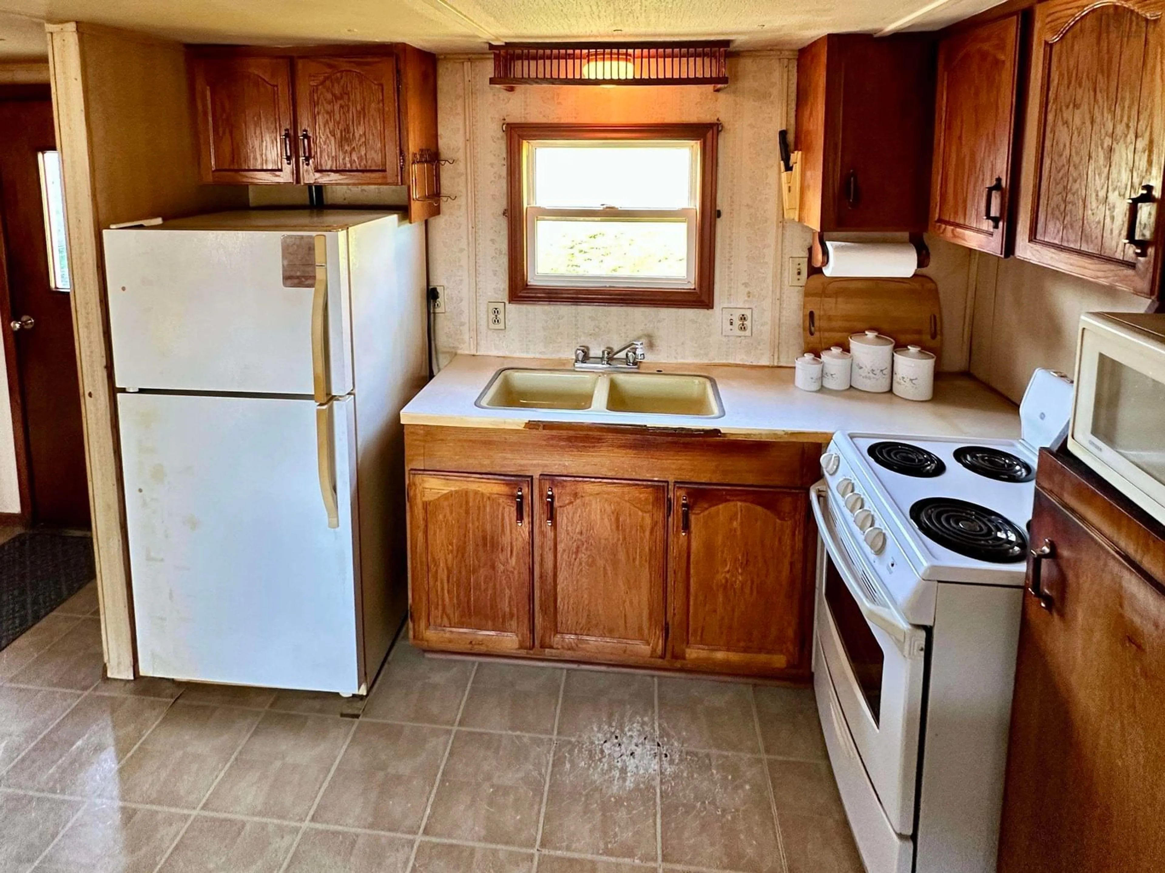 Standard kitchen, unknown for 22 Old Halifax Rd, Three Mile Plains Nova Scotia B0N 2T0