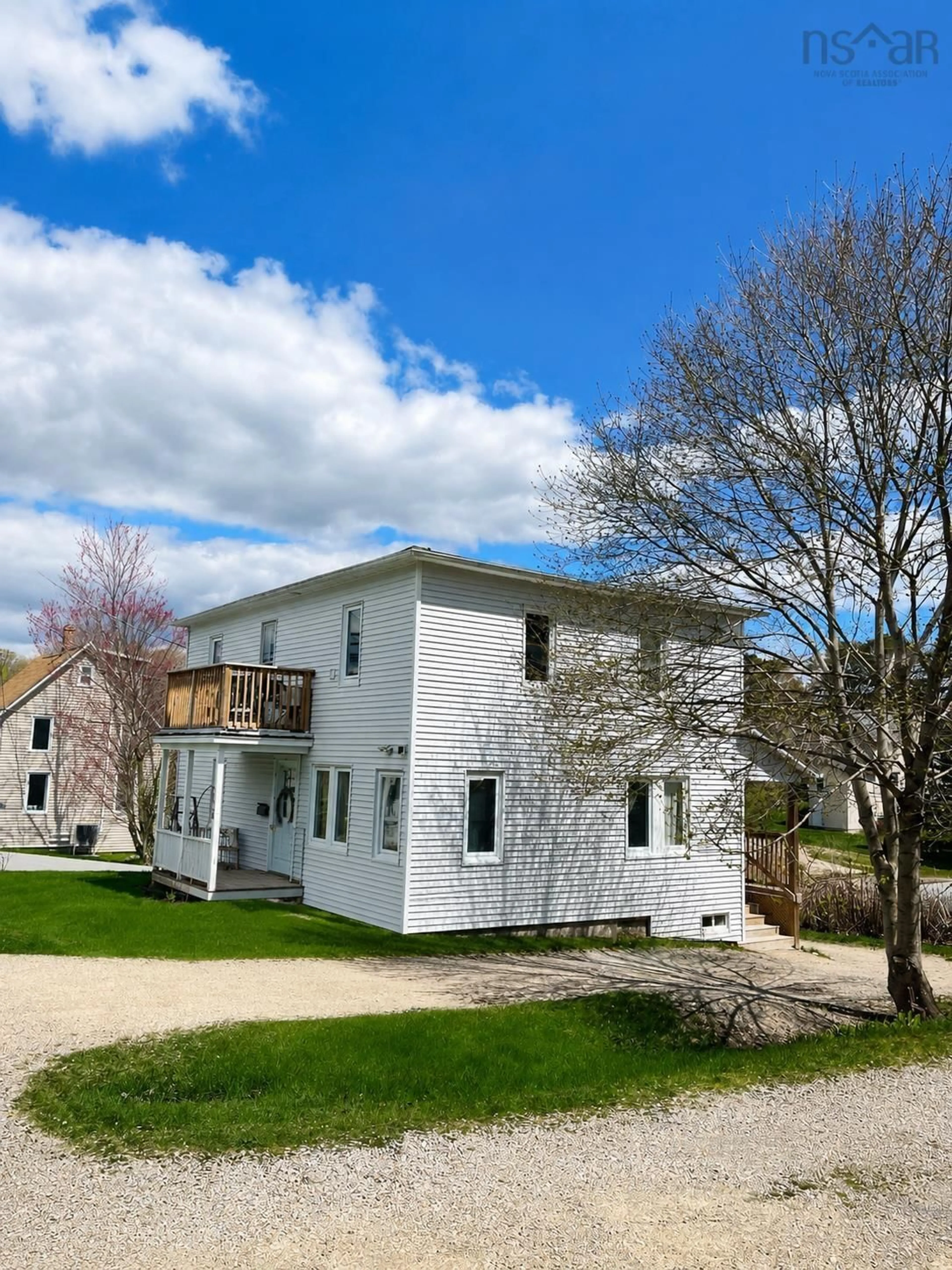 A pic from outside/outdoor area/front of a property/back of a property/a pic from drone, building for 138 Queen St, Chester Nova Scotia B0J 1J0