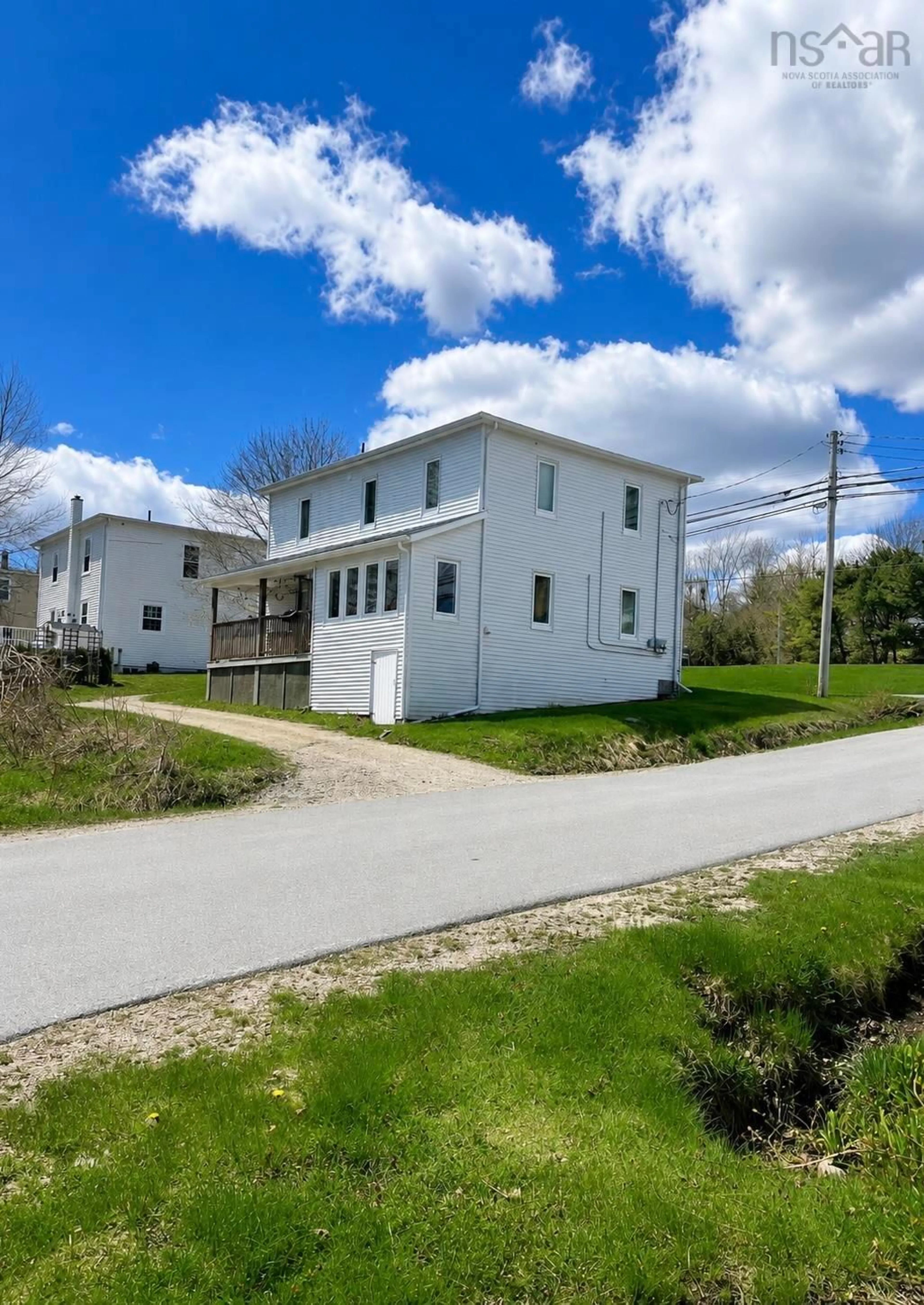 A pic from outside/outdoor area/front of a property/back of a property/a pic from drone, street for 138 Queen St, Chester Nova Scotia B0J 1J0