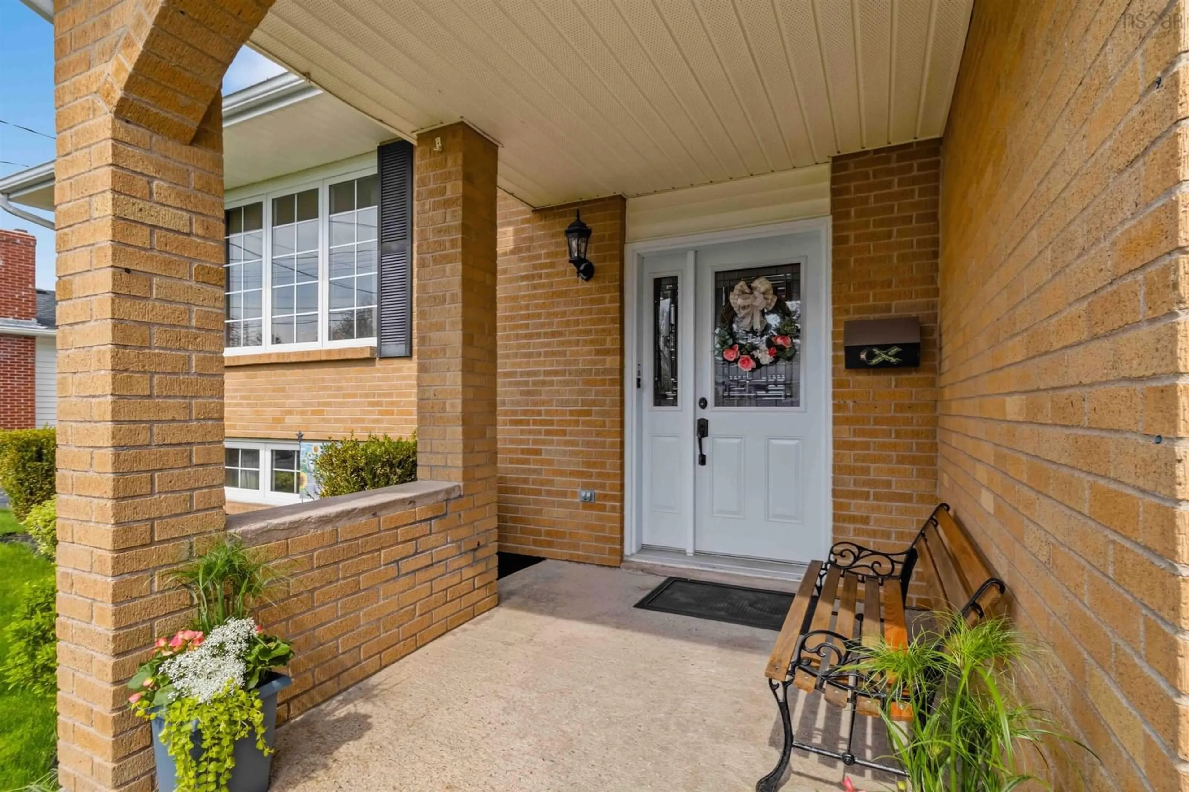 Indoor entryway for 26 Pondicherry Cres, Woodlawn Nova Scotia B2W 5C5
