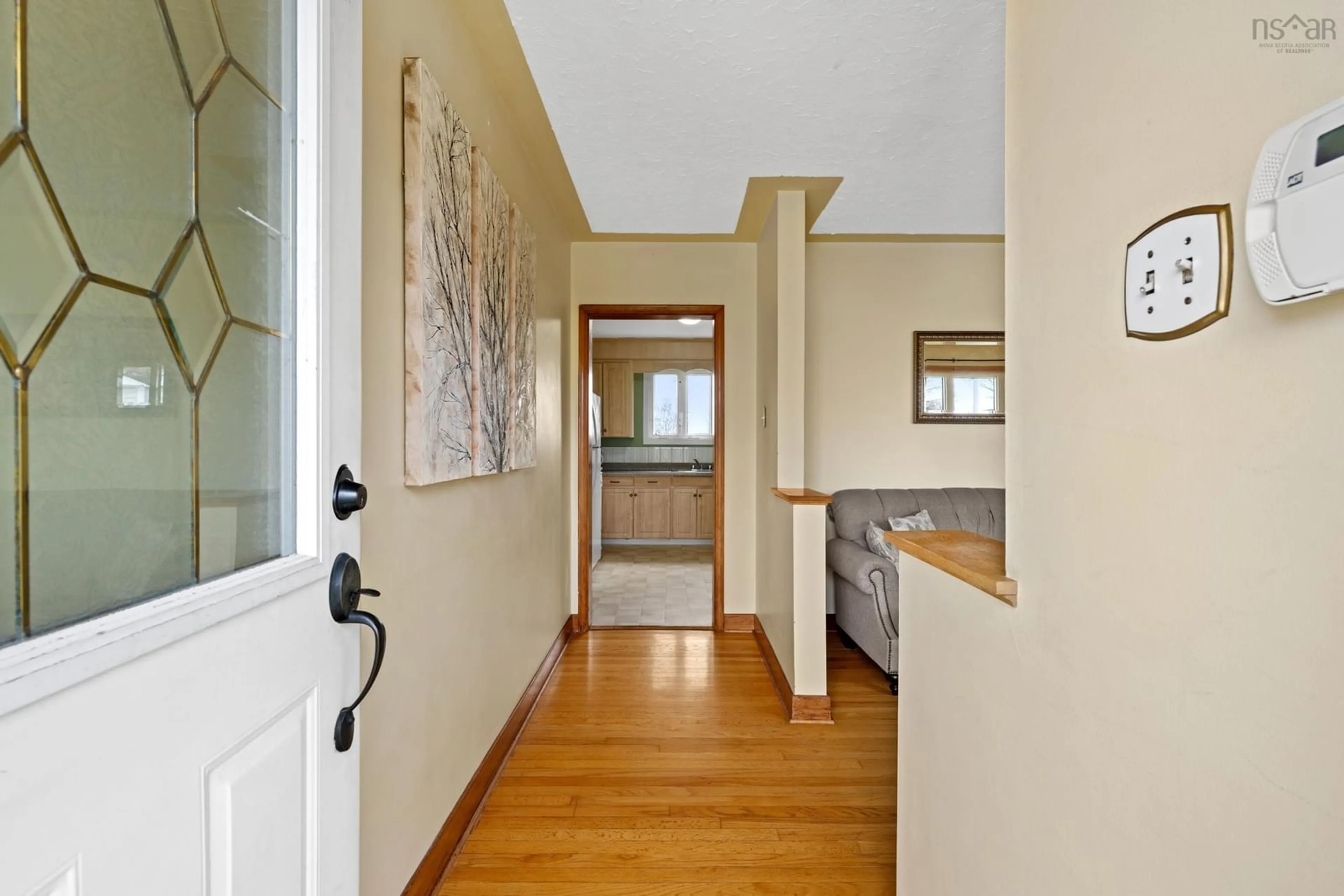 Indoor foyer for 17 Ellen Dr, Dartmouth Nova Scotia B2W 2J7
