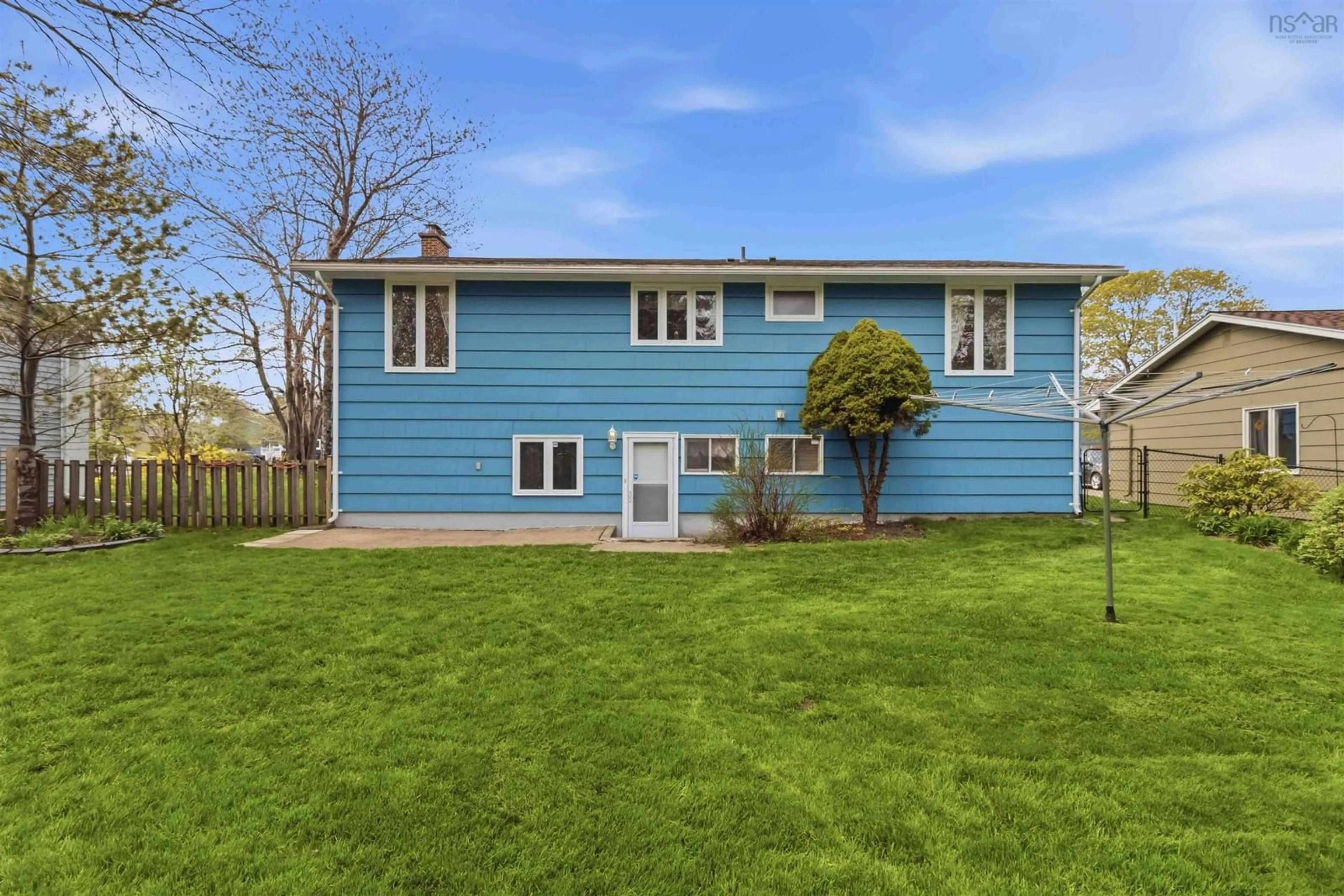 Home with vinyl exterior material, unknown for 107 Flamingo Dr, Rockingham Nova Scotia B3M 1T2