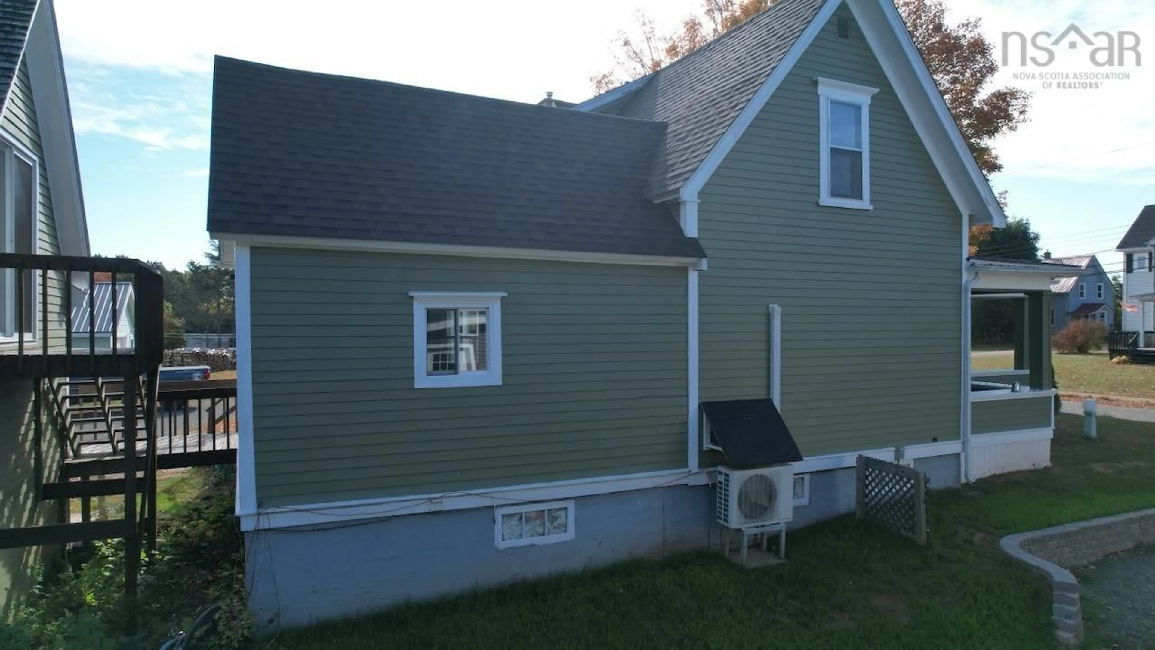 Home with vinyl exterior material, building for 15 James St, Oxford Nova Scotia B0M 1P0