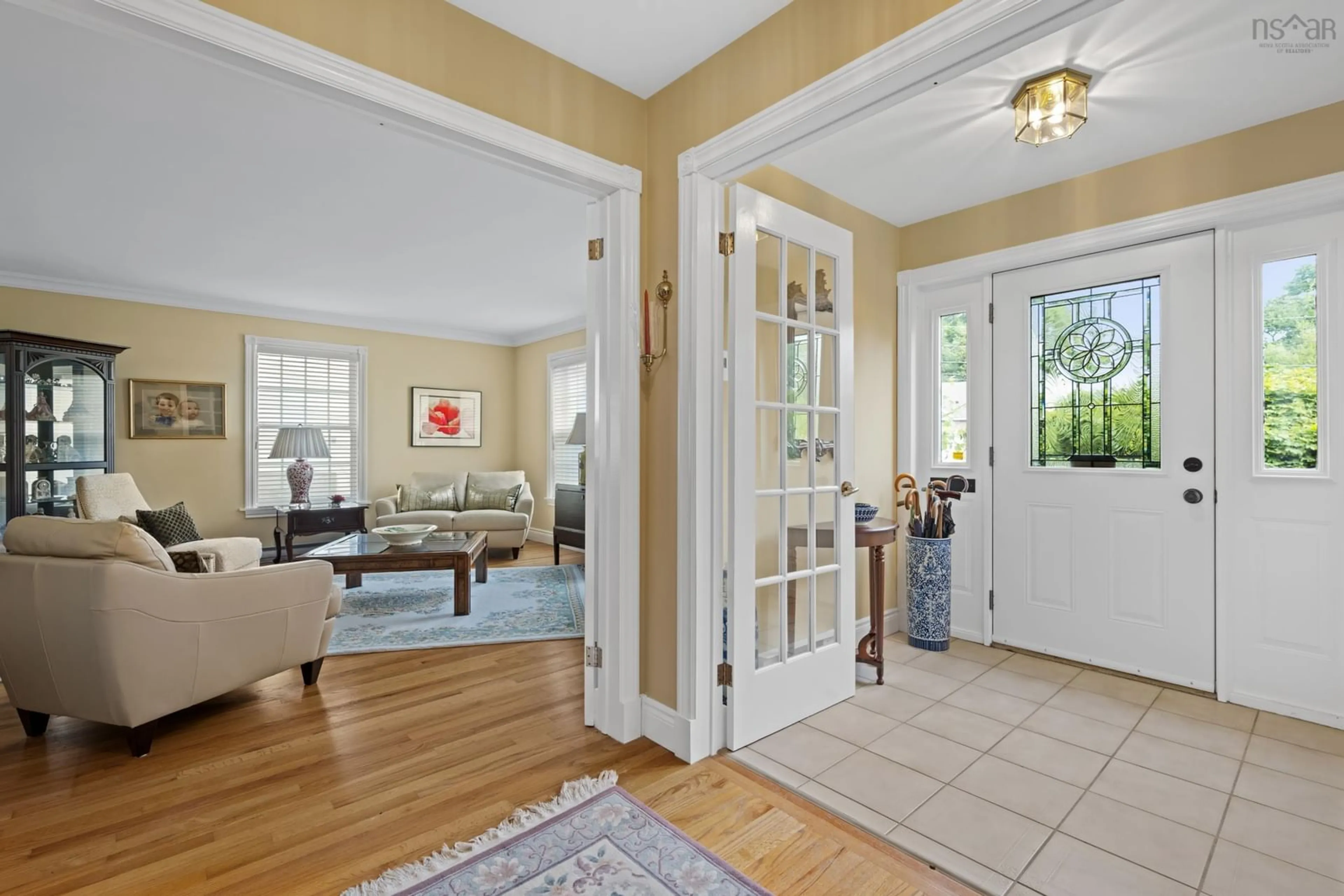 Indoor entryway for 10 Mount Royal Crt, Dartmouth Nova Scotia B3A 4R5