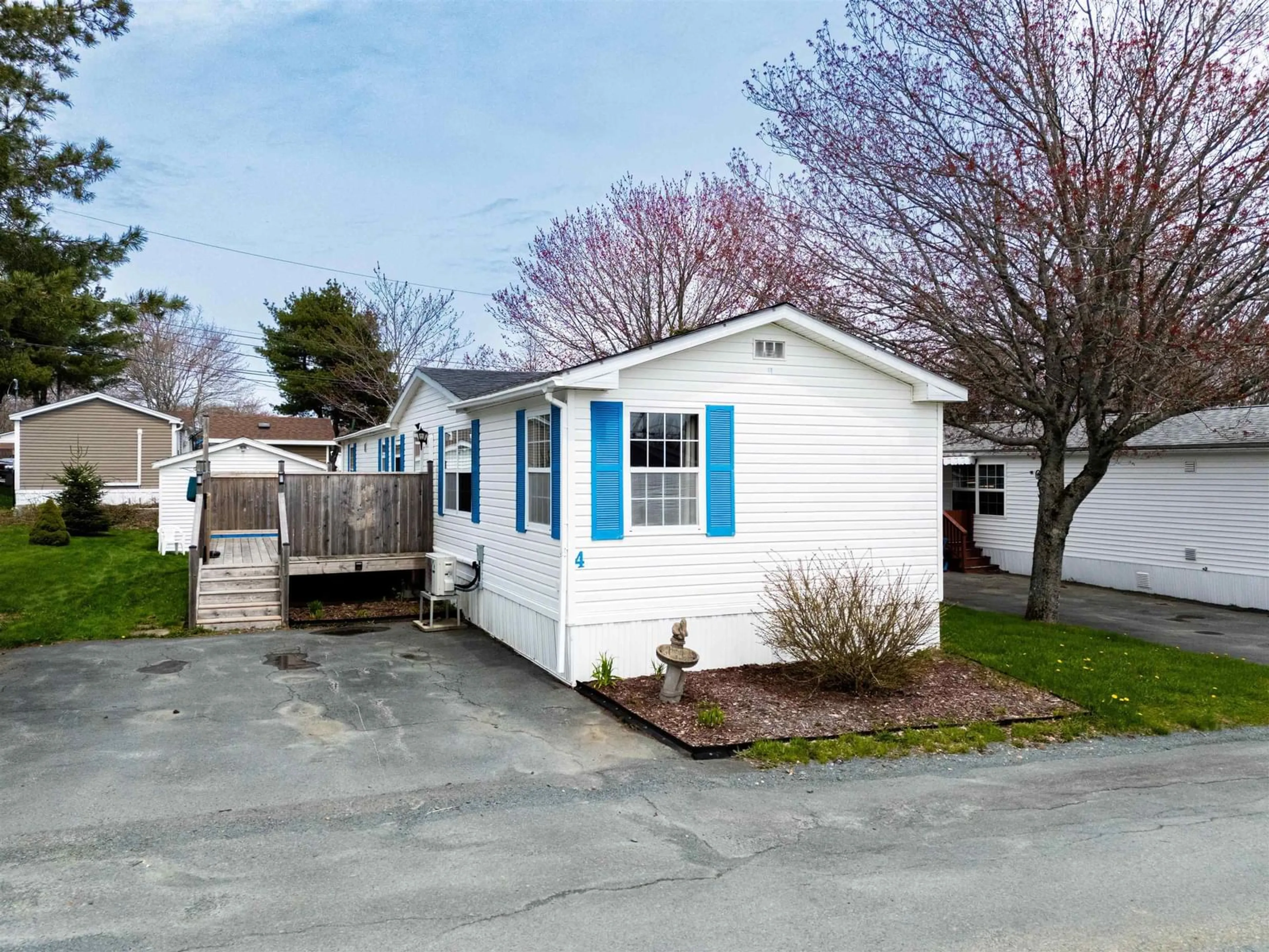 Unknown for 4 Tenth St, Lucasville Nova Scotia B4B 1R6