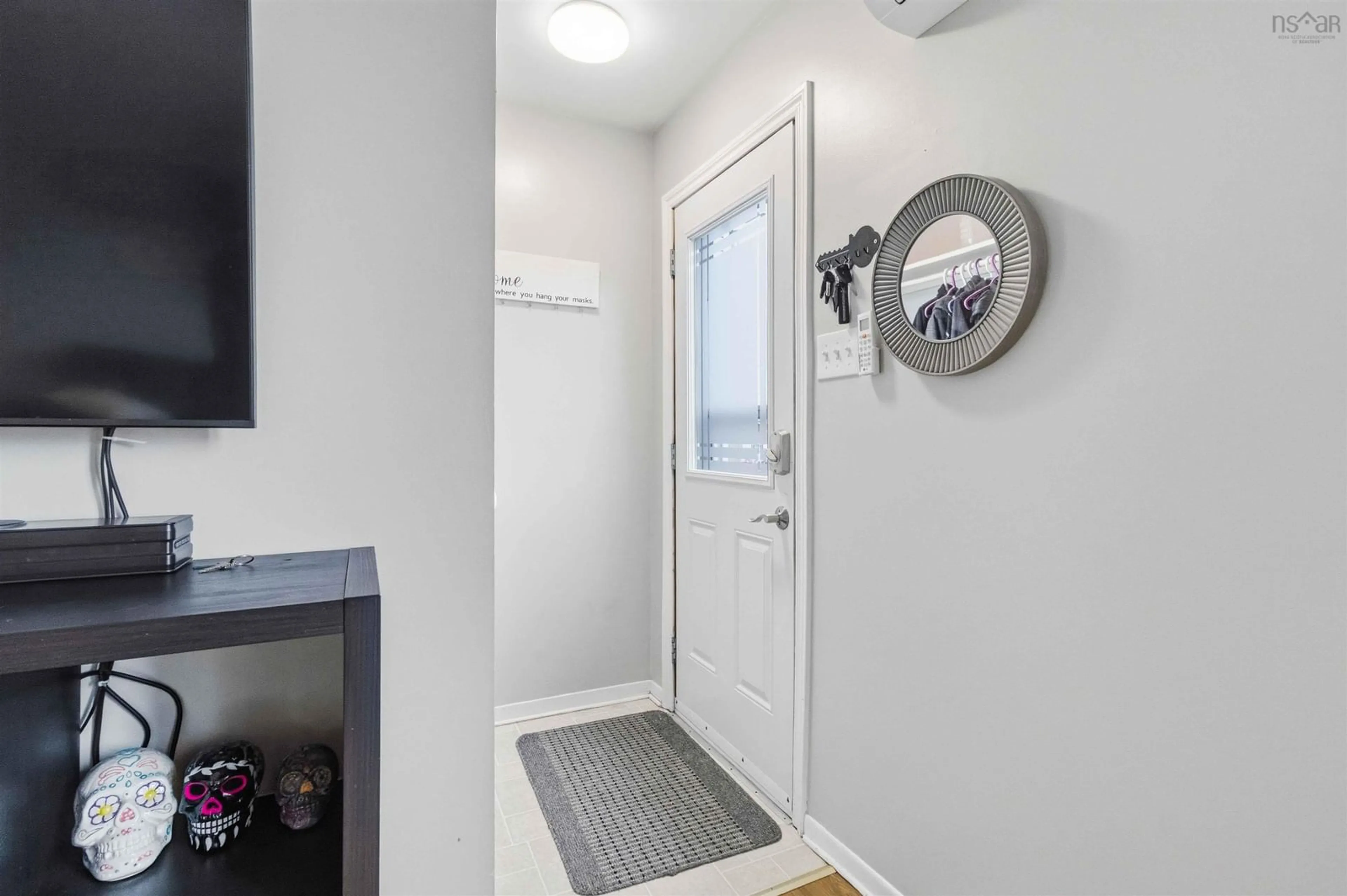 Indoor entryway for 33 Huntingdon Dr, Cole Harbour Nova Scotia B2V 1V9