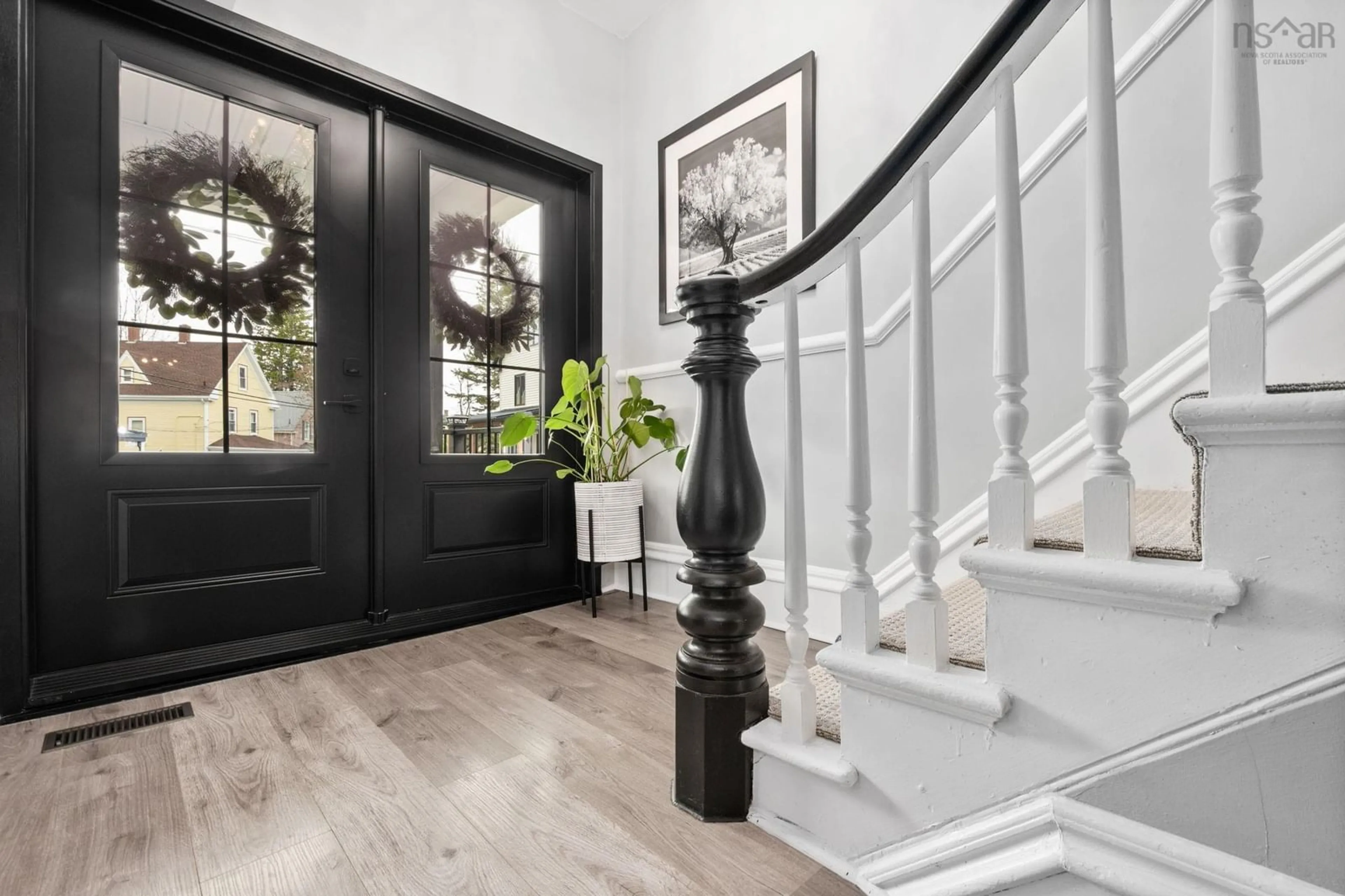 Indoor entryway for 154 Chestnut St, Windsor Nova Scotia B0N 2T0