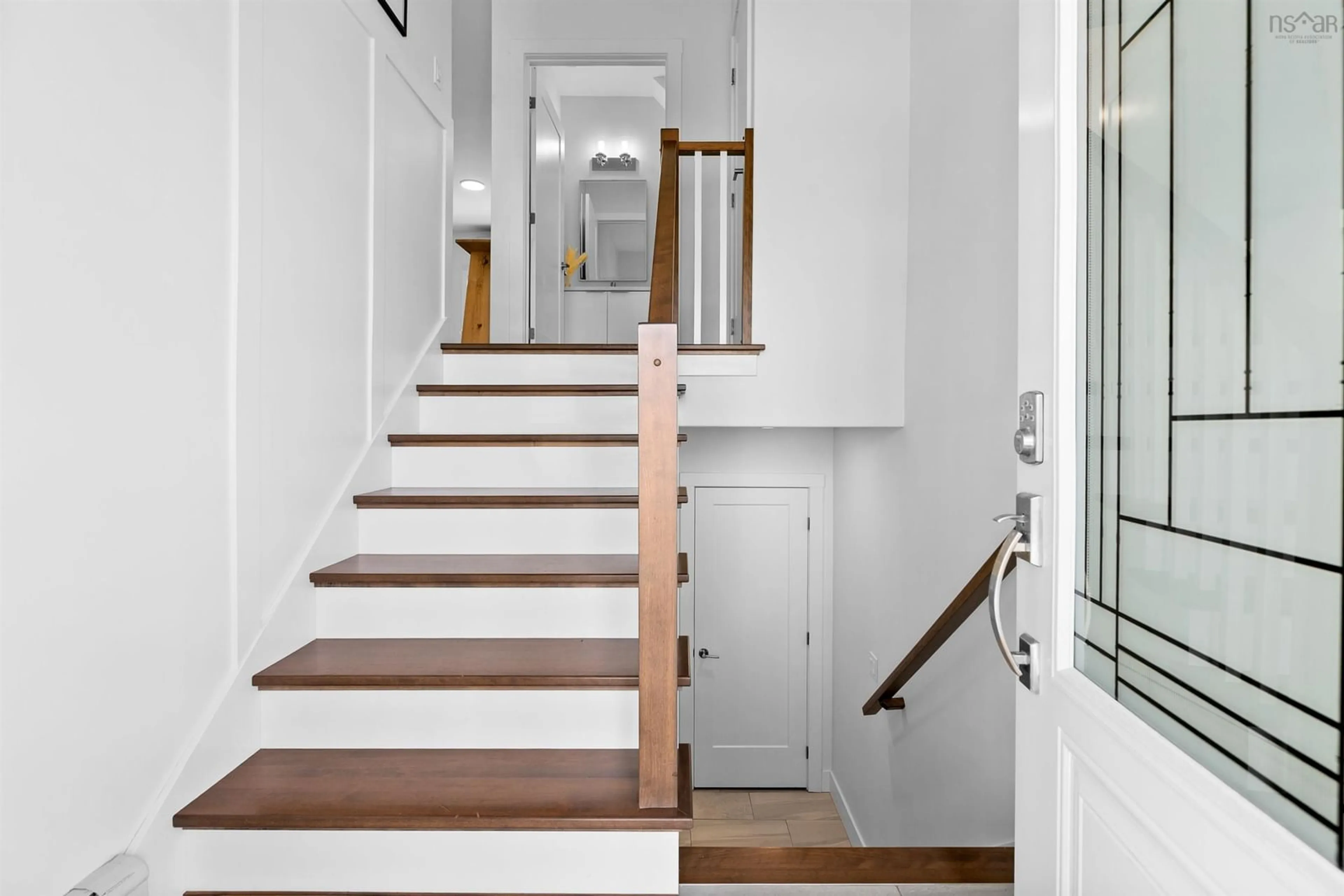 Stairs for 260 Nadia Dr, Dartmouth Nova Scotia B3A 0A9
