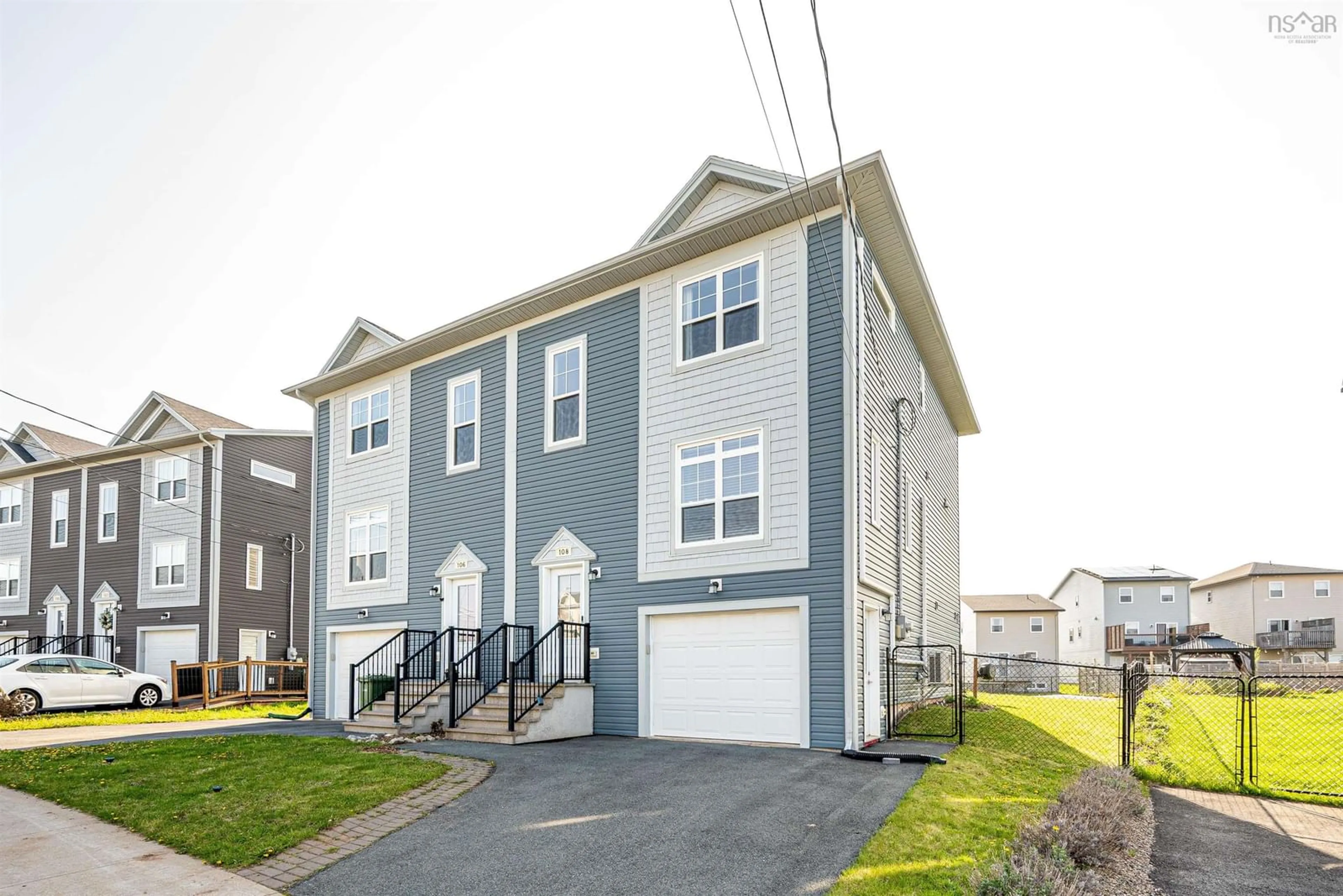Home with vinyl exterior material, street for 108 Onyx Cres, Halifax Nova Scotia B3R 1X6