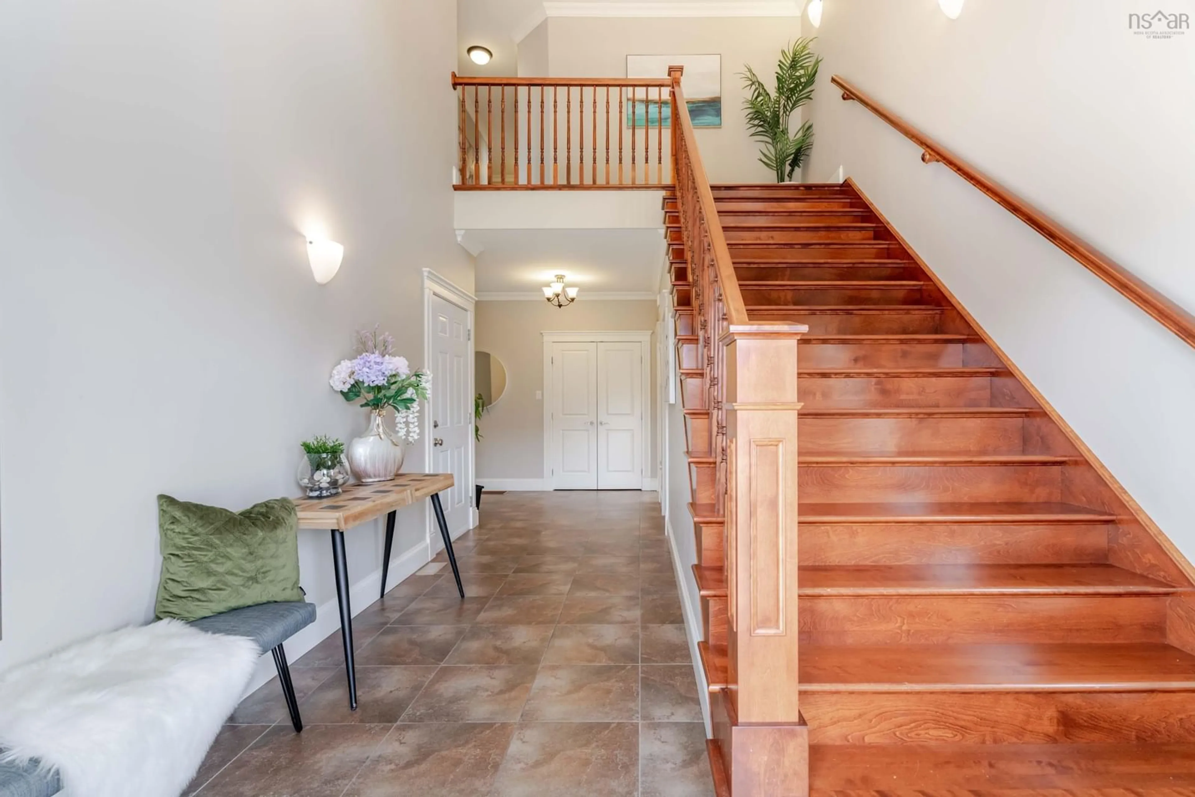 Indoor entryway for 33 Sedgewick Pl, Bedford Nova Scotia B4A 0G5