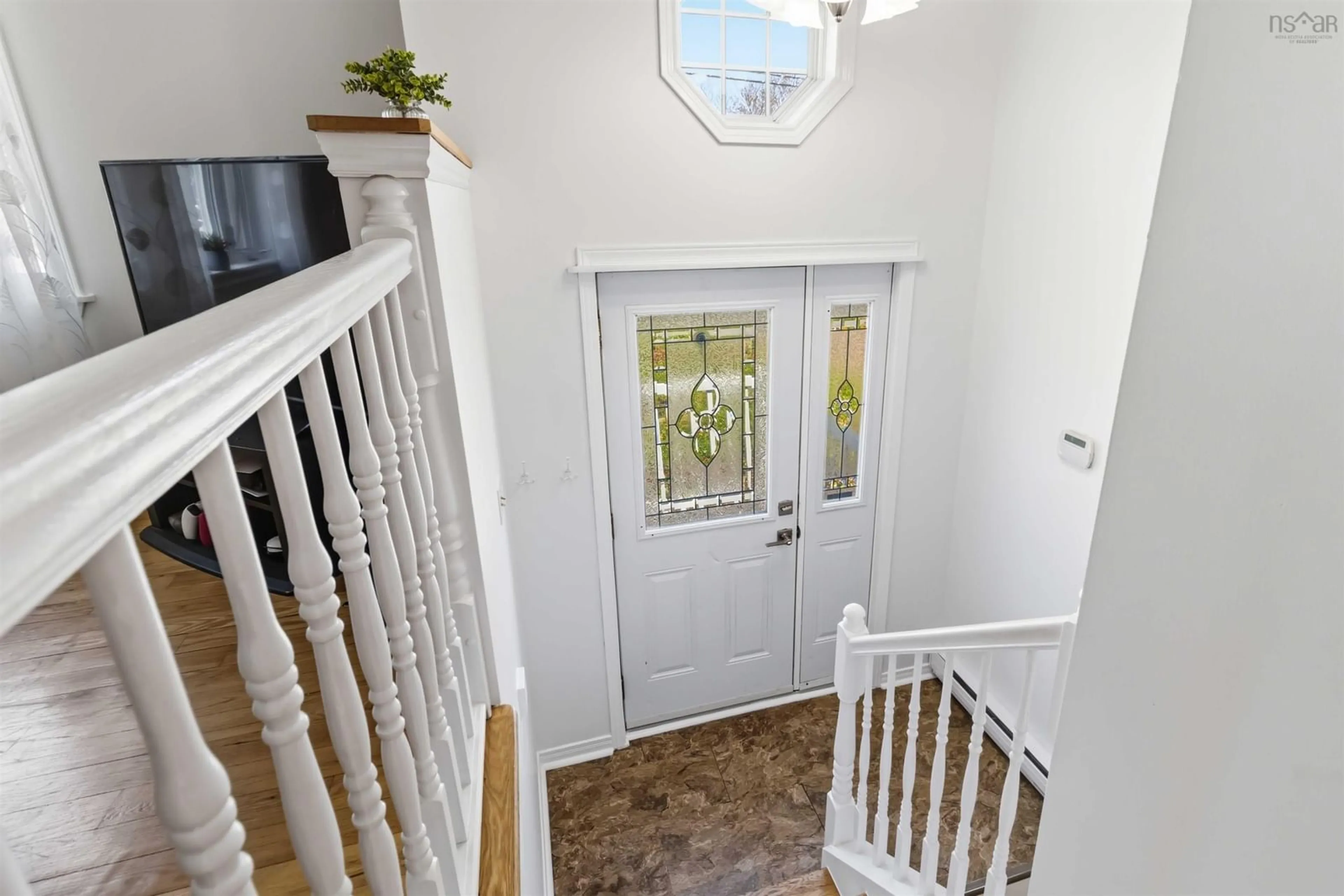 Indoor entryway for 17 Silistria Dr, Cole Harbour Nova Scotia B2W 5Y1