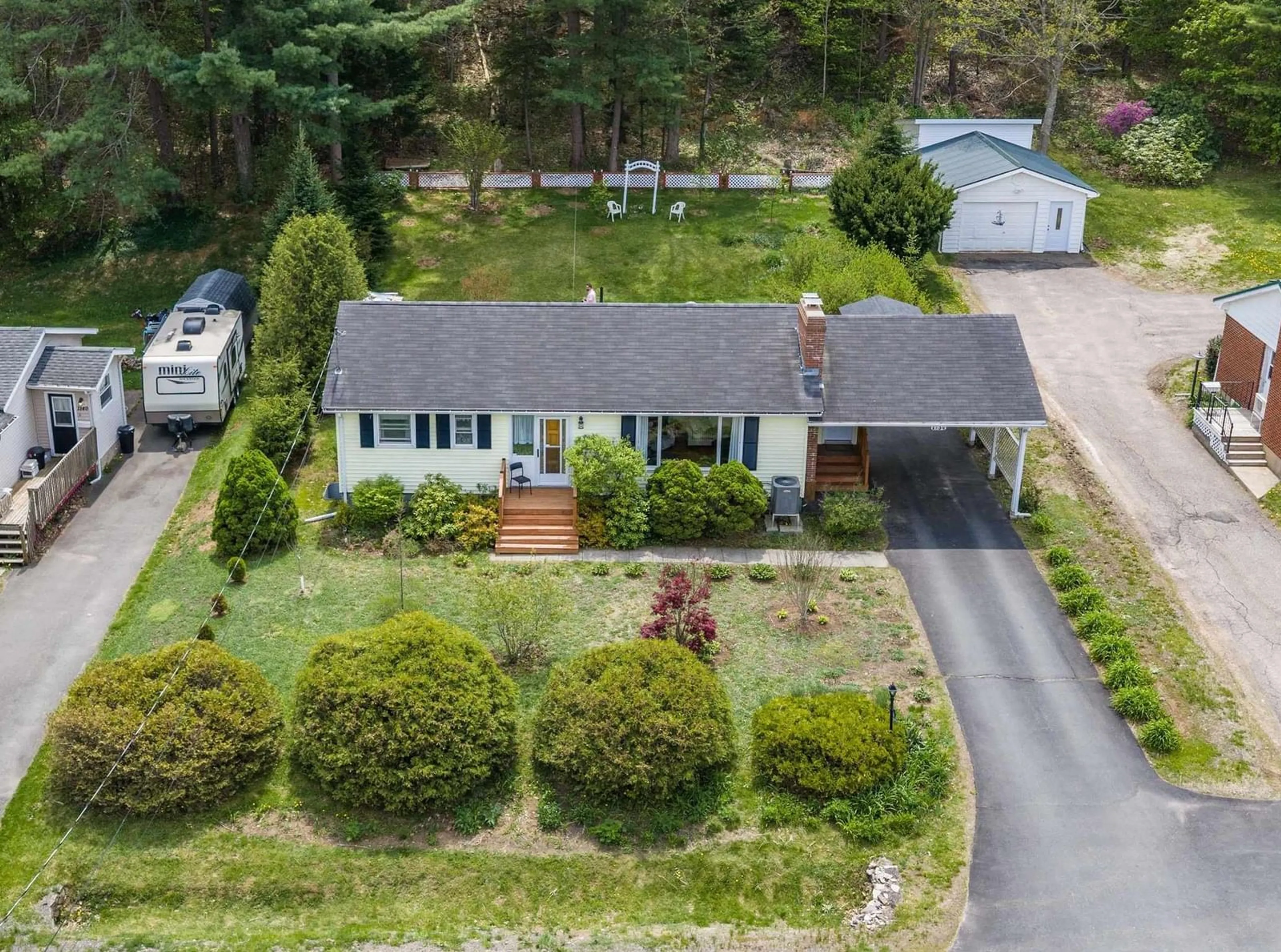 A pic from outside/outdoor area/front of a property/back of a property/a pic from drone, street for 1134 Aalders Ave, New Minas Nova Scotia B4N 3H5