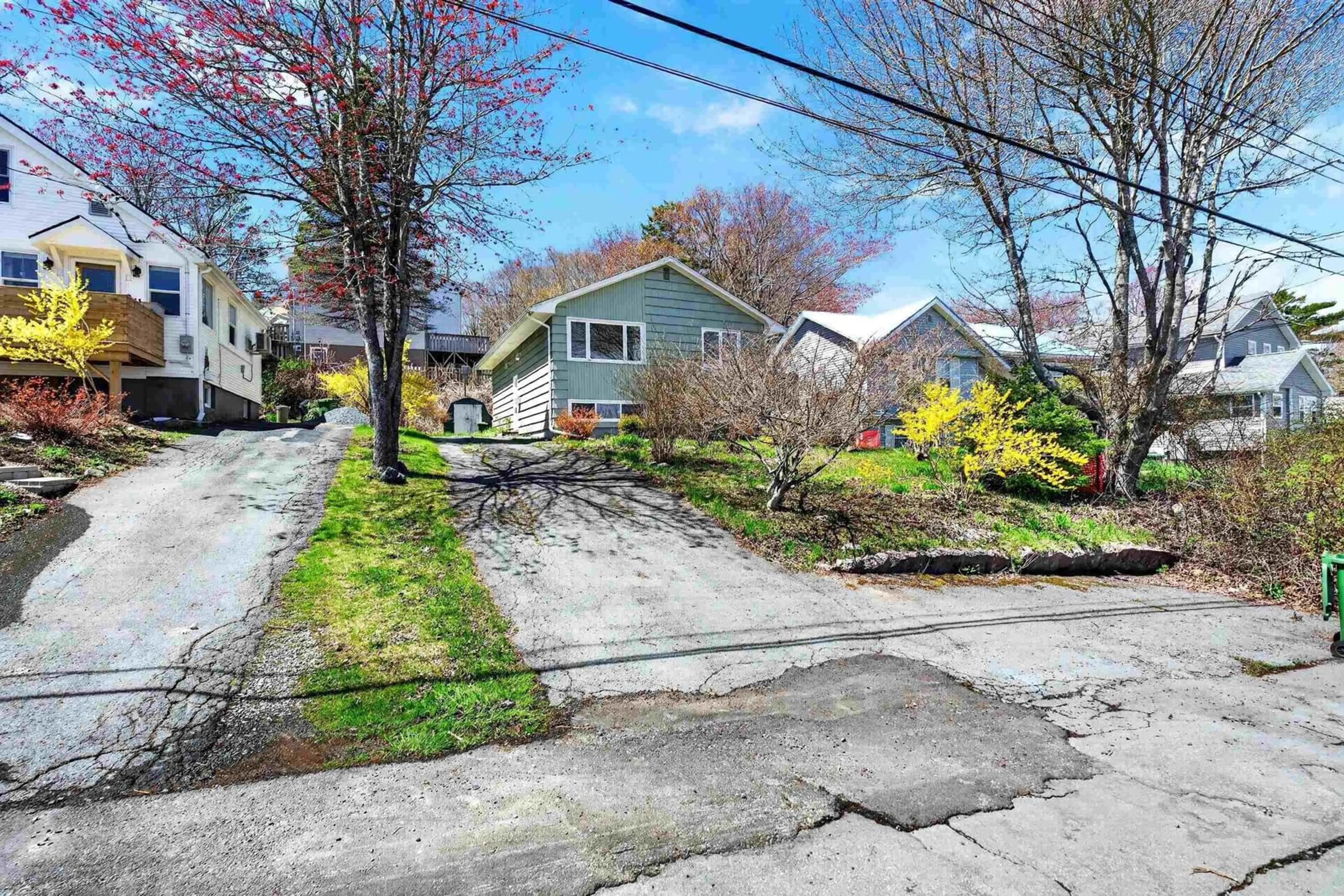 A pic from outside/outdoor area/front of a property/back of a property/a pic from drone, street for 9 Kidston Rd, Halifax Nova Scotia B3R 2A5