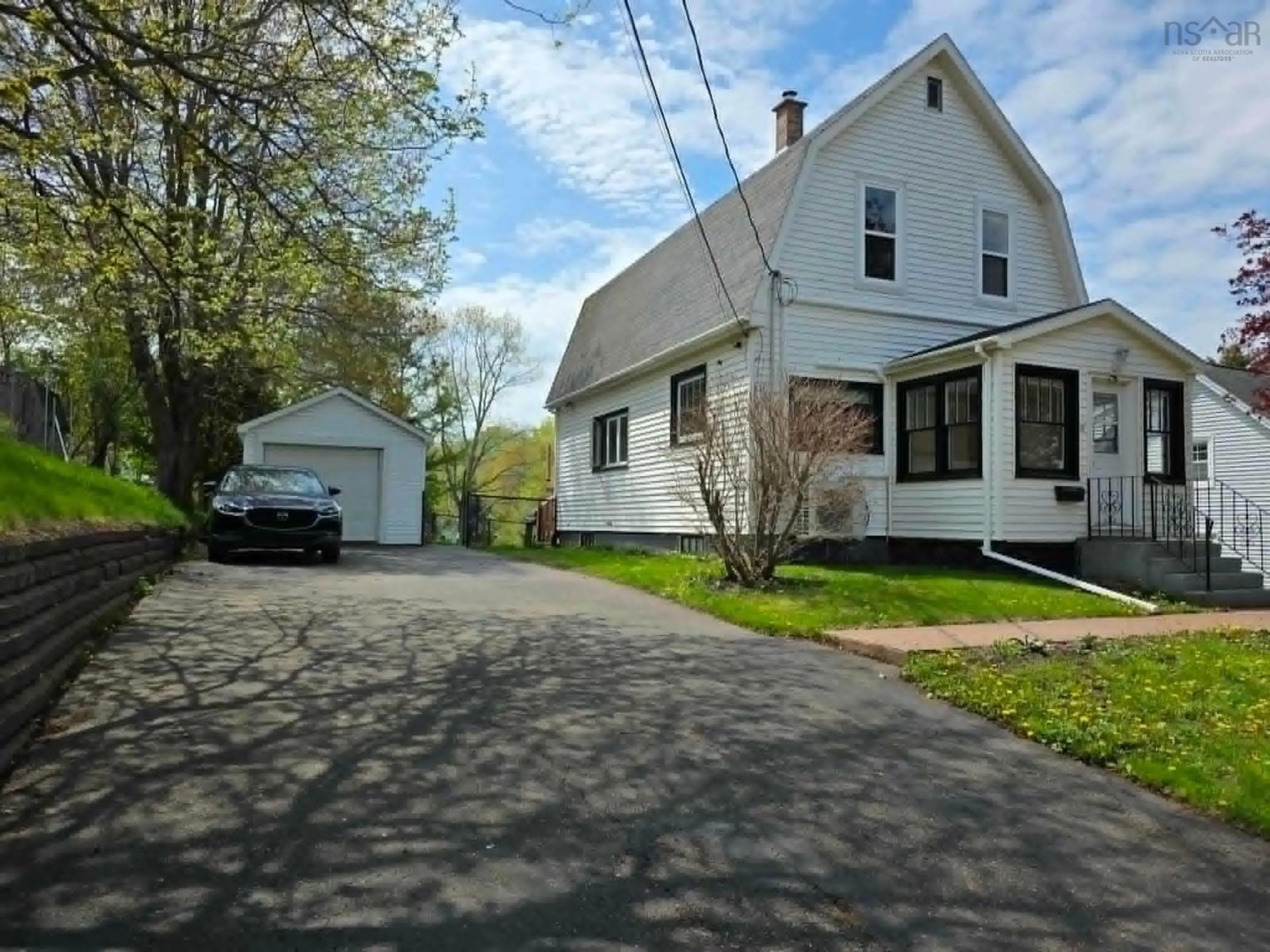 A pic from outside/outdoor area/front of a property/back of a property/a pic from drone, street for 12 Yorke St, Truro Nova Scotia B2N 2M9