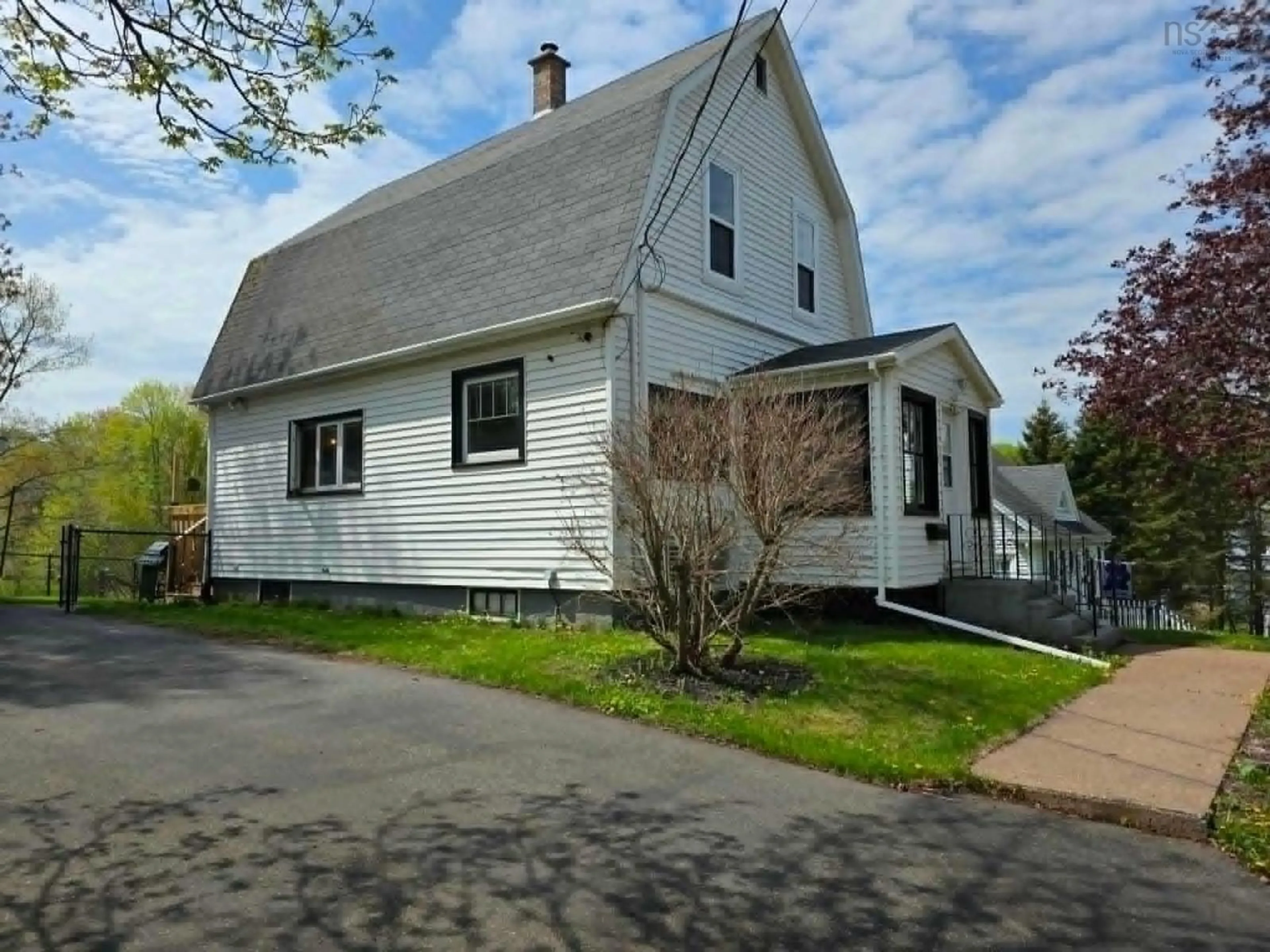 A pic from outside/outdoor area/front of a property/back of a property/a pic from drone, street for 12 Yorke St, Truro Nova Scotia B2N 2M9