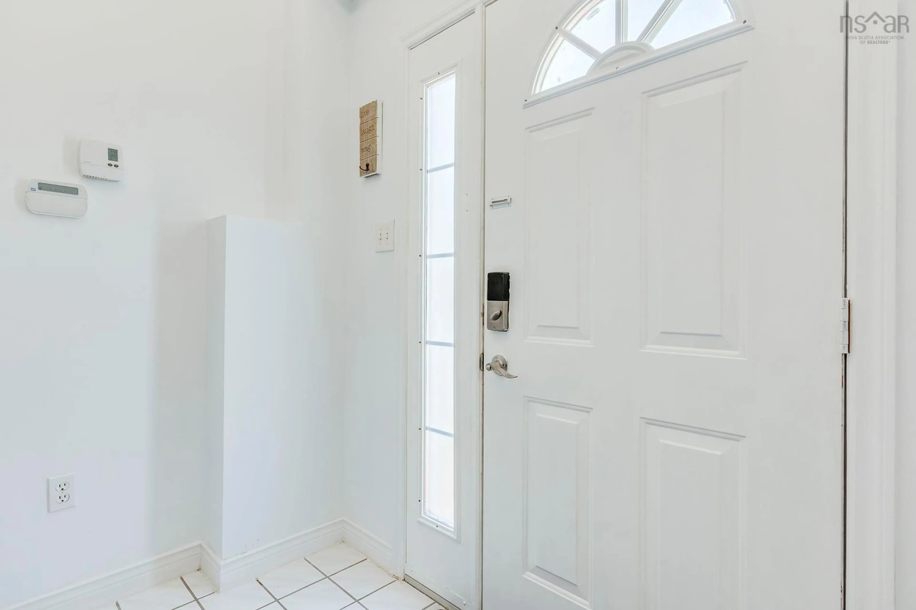 Indoor entryway for 4 Fury Dr, Dartmouth Nova Scotia B3A 4Y1
