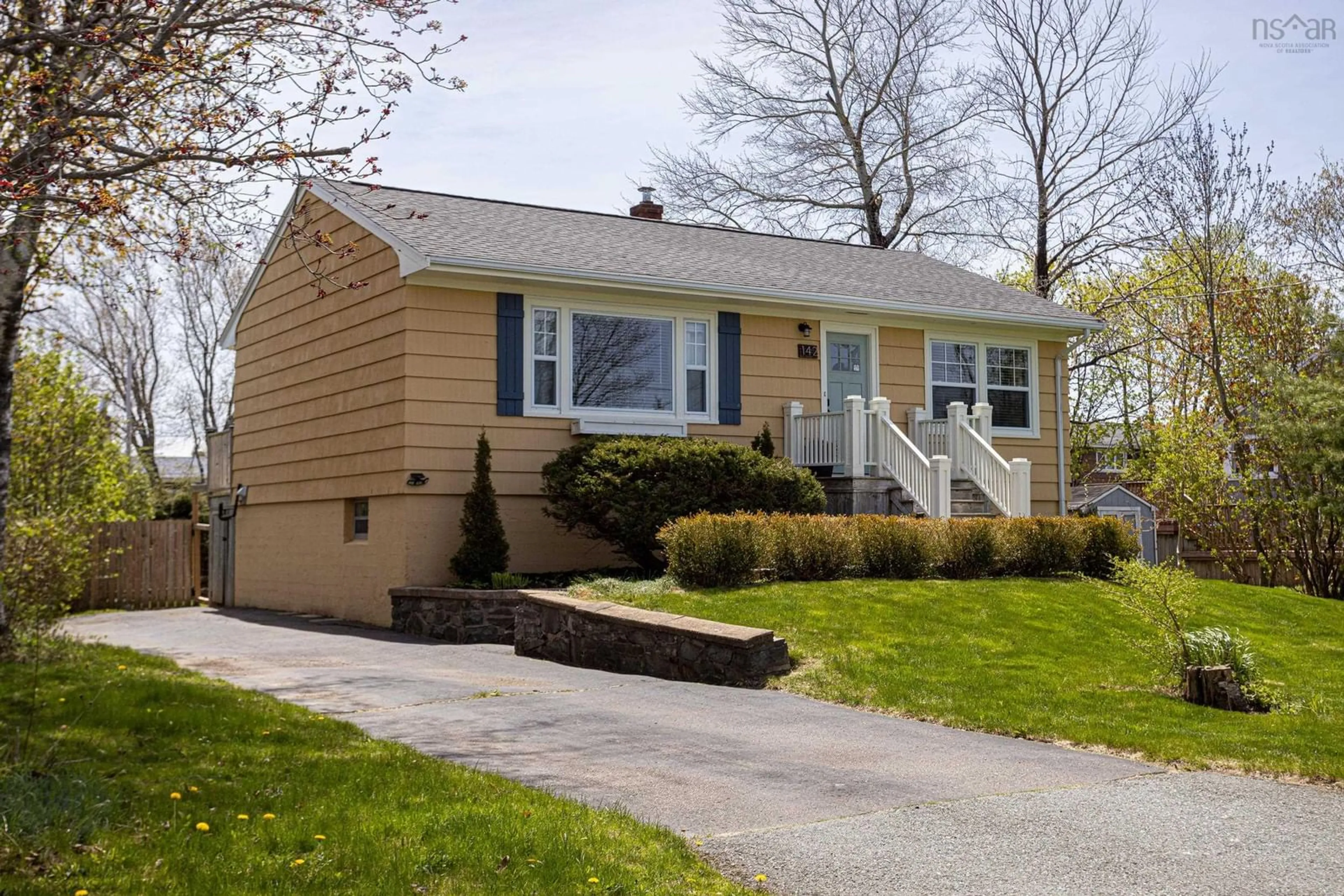 Home with vinyl exterior material, street for 142 Frederick Ave, Halifax Nova Scotia B3N 2L3