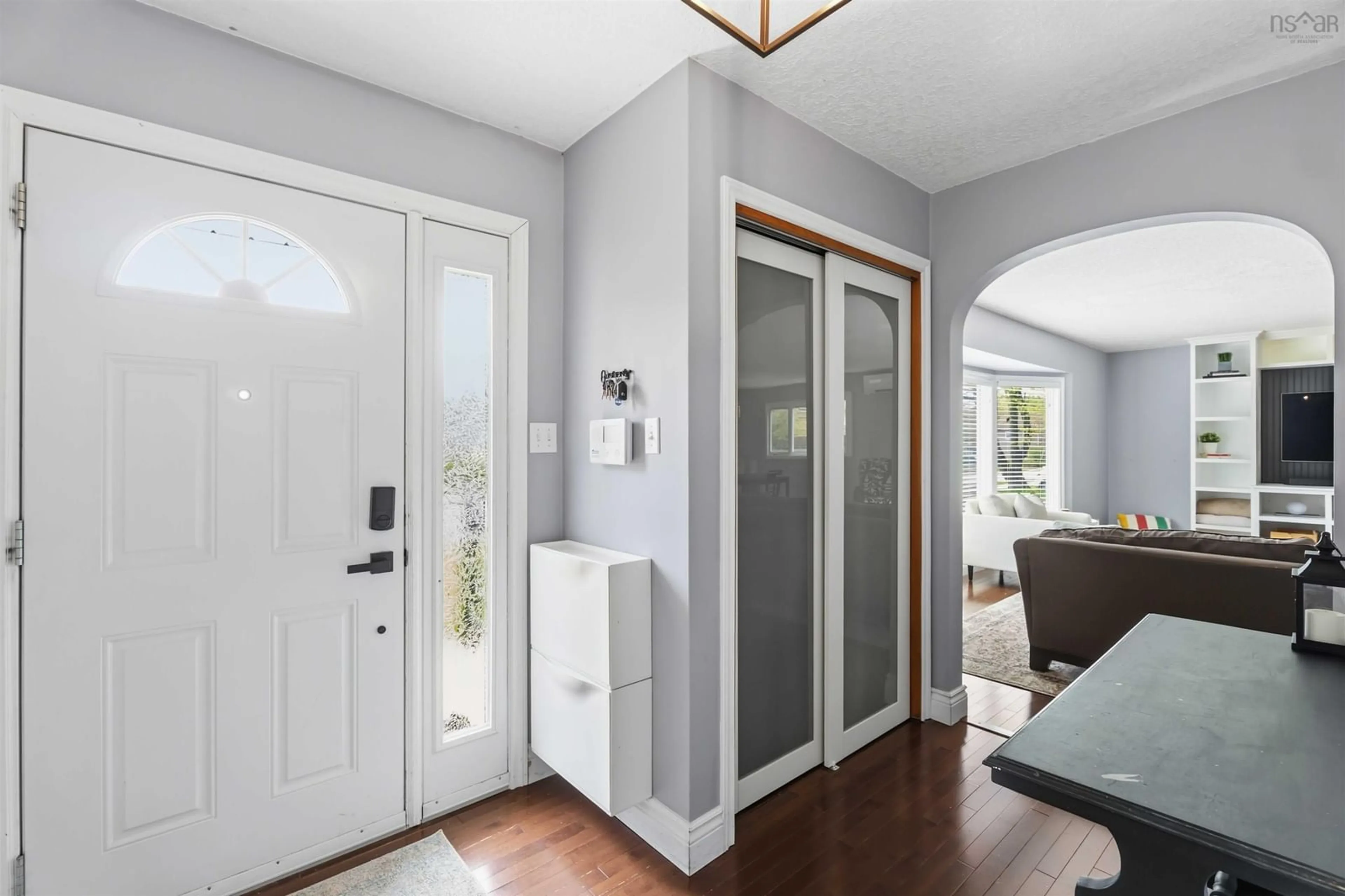 Indoor entryway for 15 Exhibition St, Kentville Nova Scotia B4N 1B9