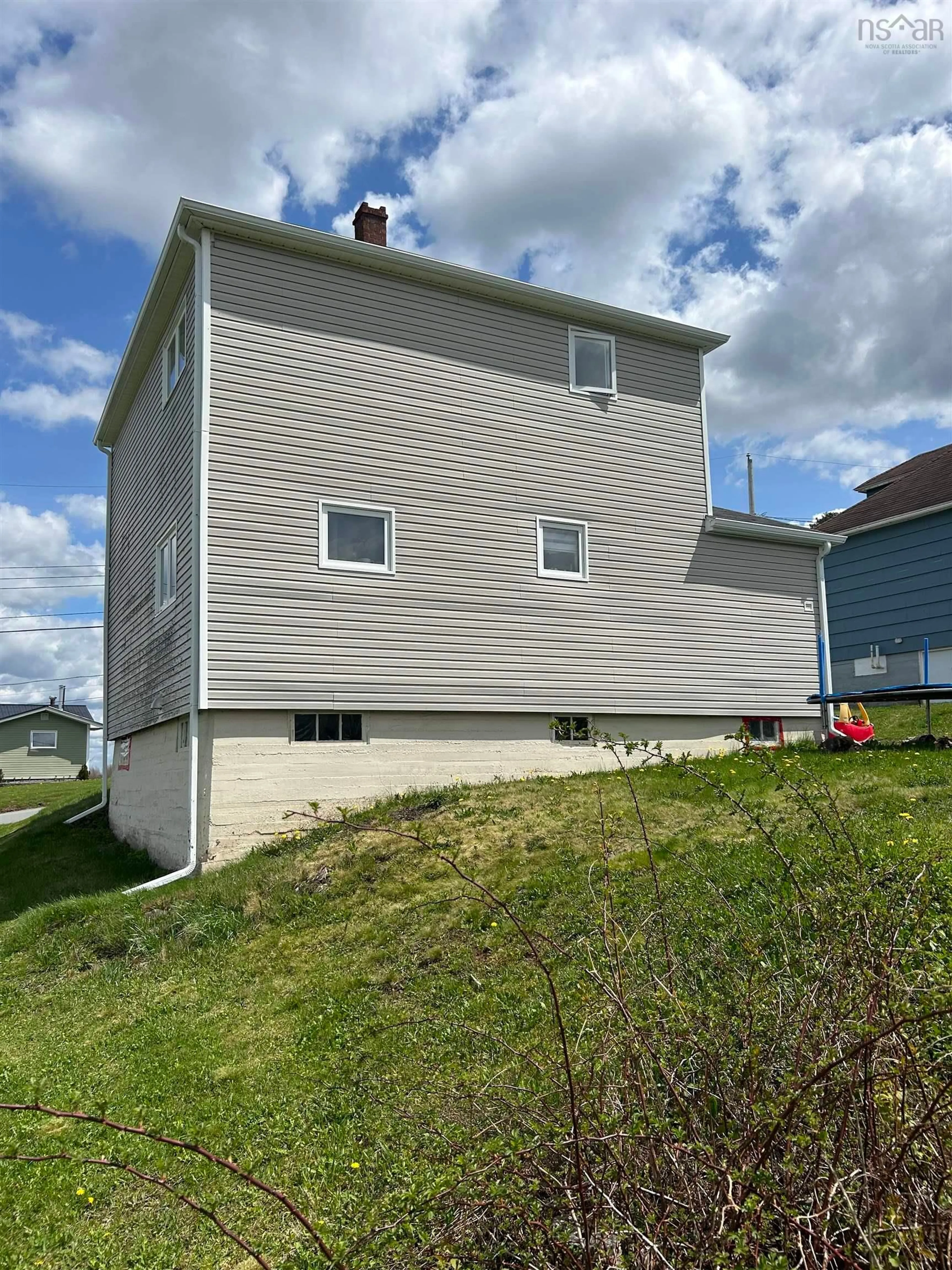 Home with vinyl exterior material, building for 70 Wolsley Street, Springhill Nova Scotia B0M 1X0