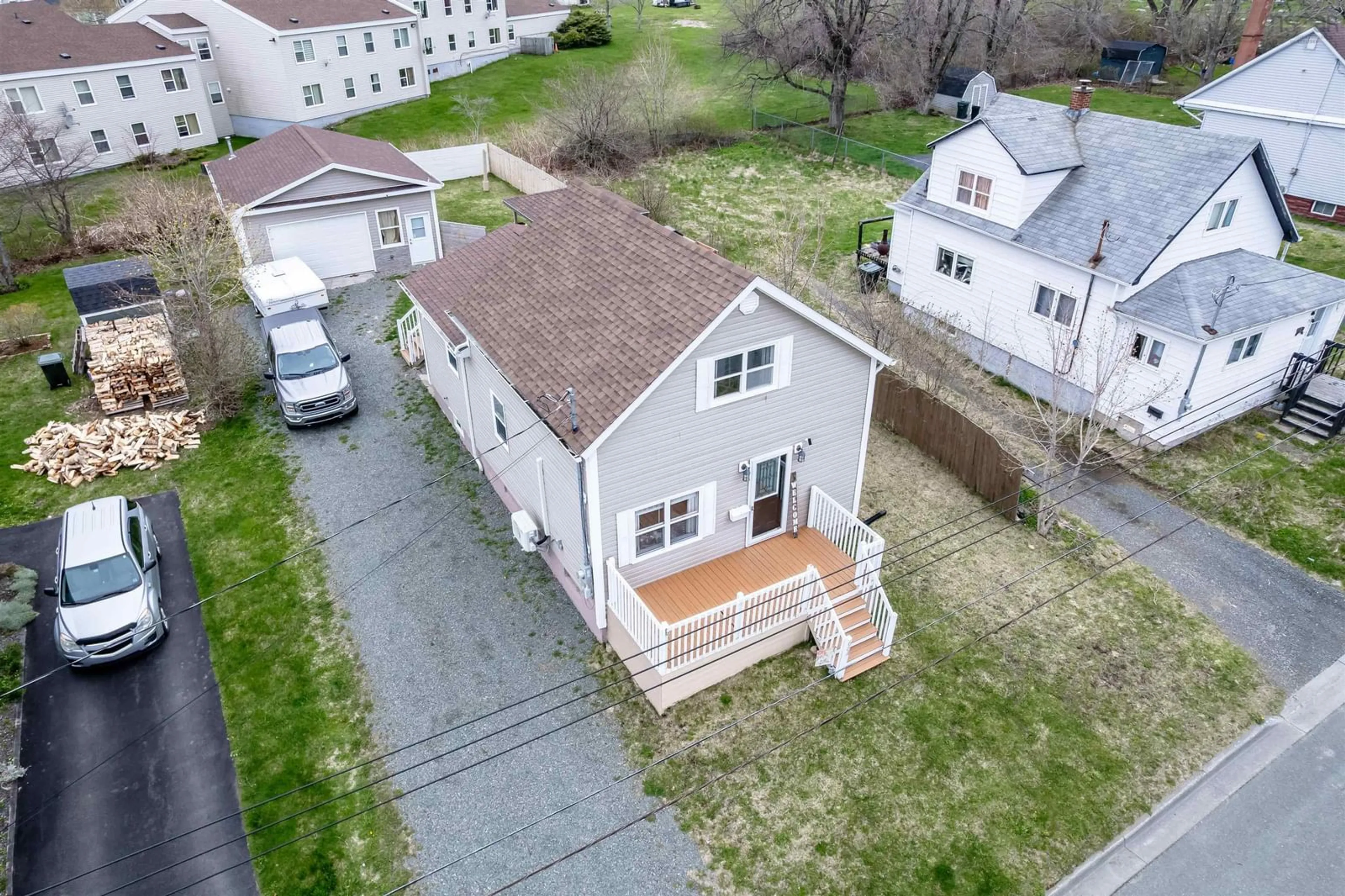 A pic from outside/outdoor area/front of a property/back of a property/a pic from drone, street for 664 George St, New Waterford Nova Scotia B1H 4E6
