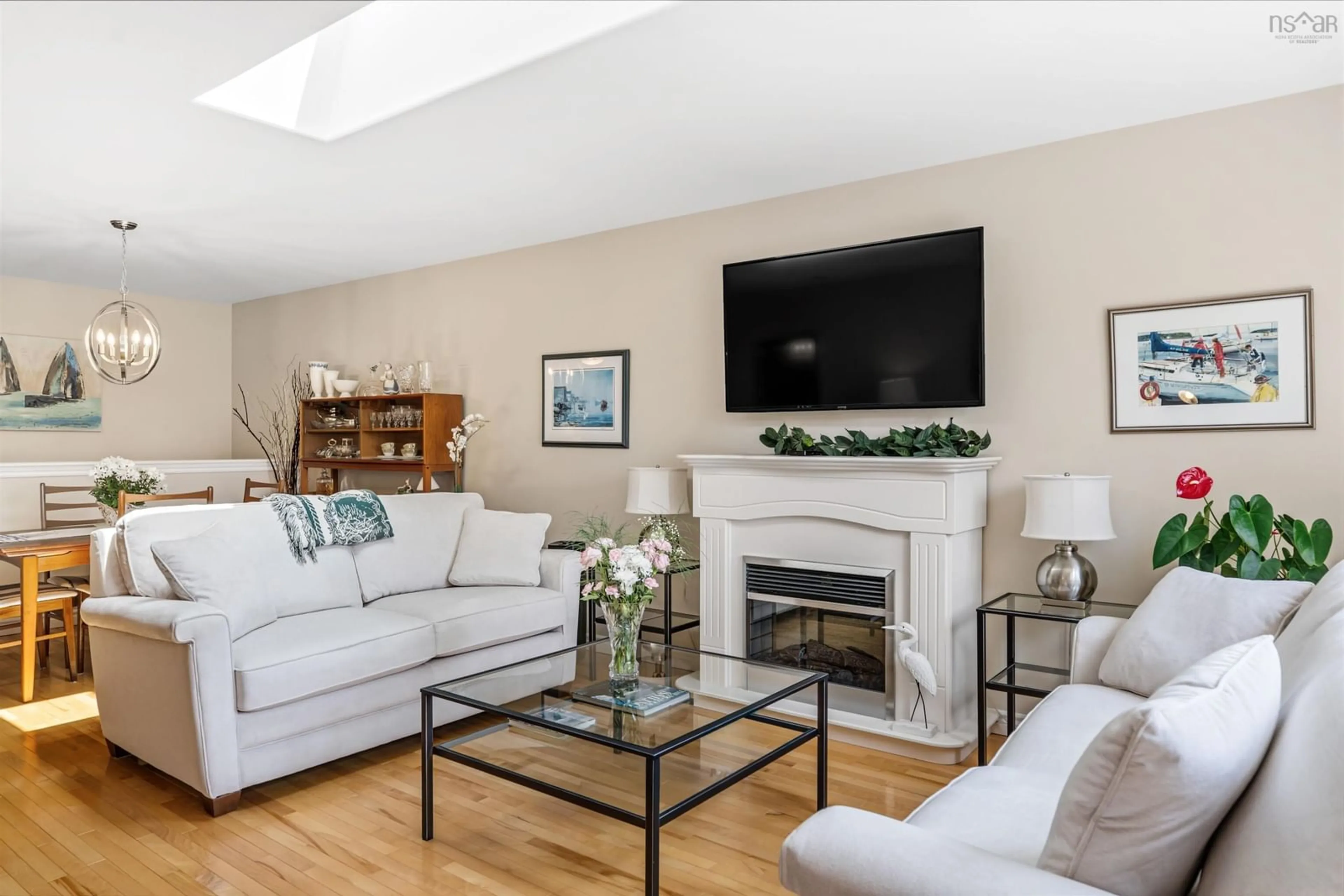 Living room with furniture, unknown for 73 Millennium Dr, Chester Nova Scotia B0J 1J0